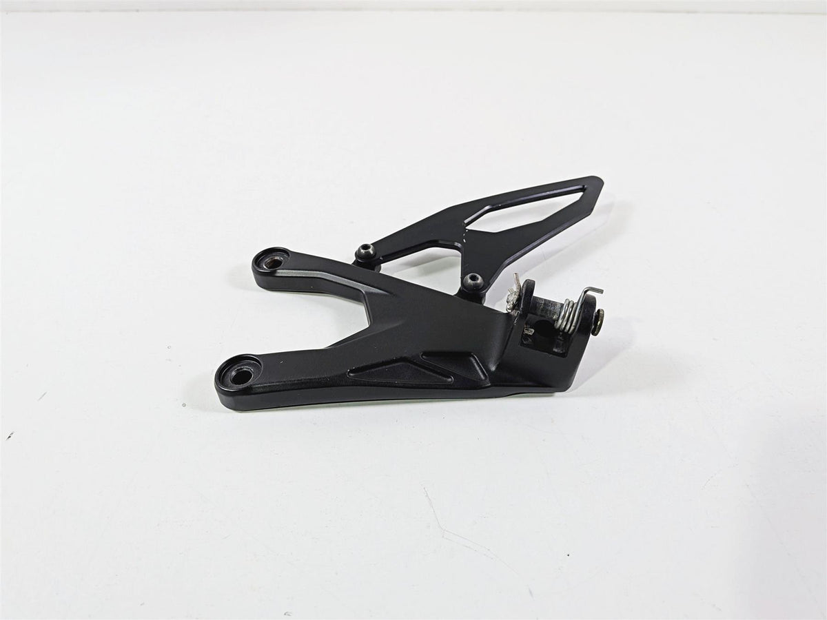 2016 Yamaha YZF R1 RN32 Front Left Foot Peg Mount 2CR-27442-00-00 {{ shop.shopifyCountryName }} - Mototech271