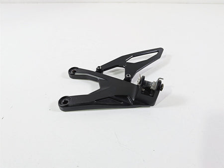 2016 Yamaha YZF R1 RN32 Front Left Foot Peg Mount 2CR-27442-00-00 {{ shop.shopifyCountryName }} - Mototech271