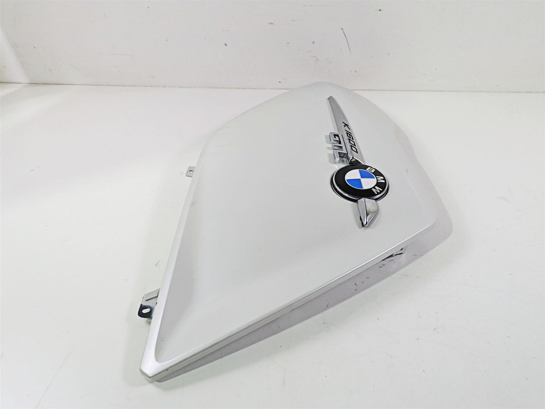 2014 BMW K1600 GTL K48 Left Main Side Cover Fairing Emblem - Read 46637710431 {{ shop.shopifyCountryName }} - Mototech271