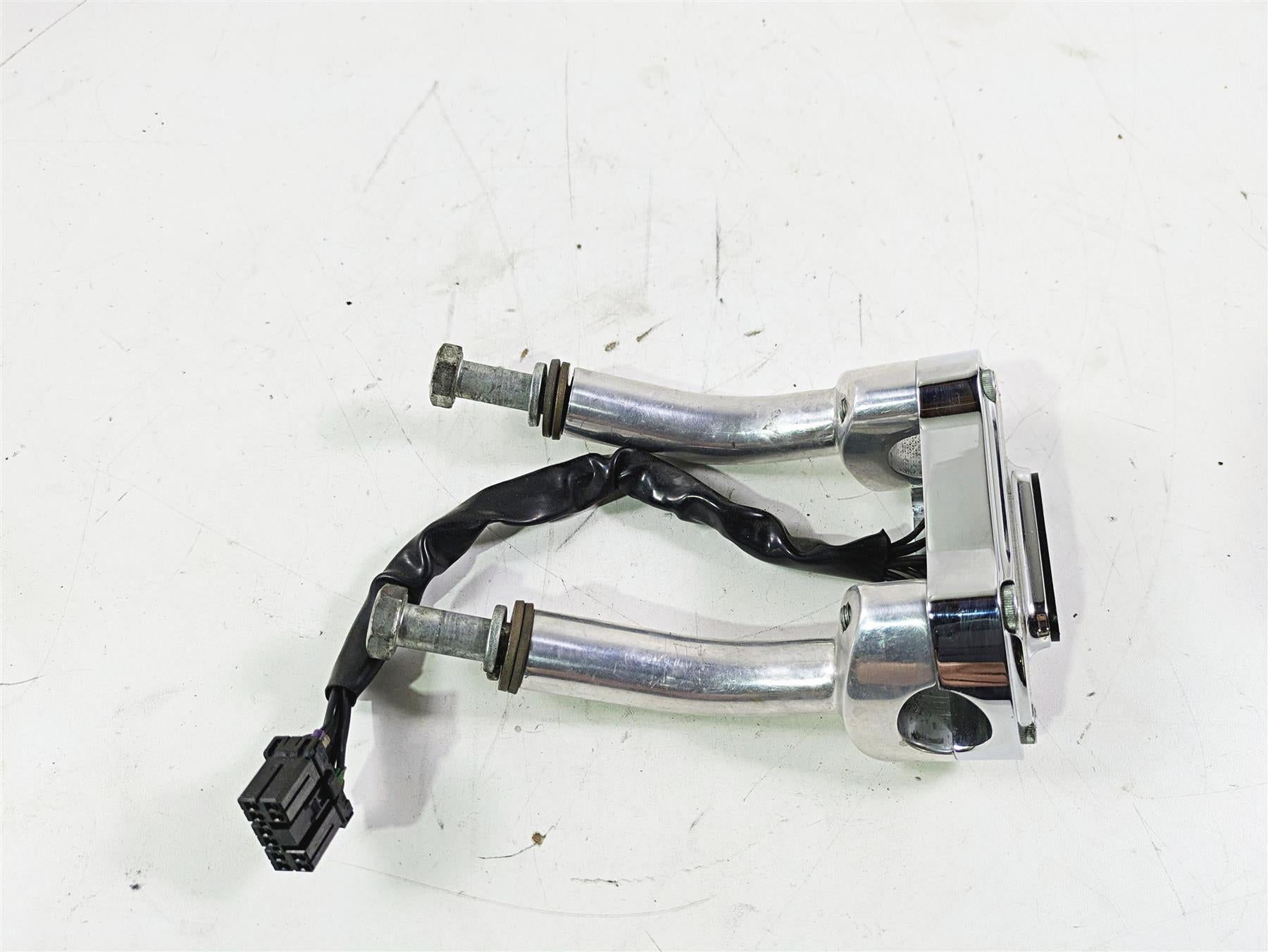 2002 Harley Dyna FXDL Low Rider Handlebar Riser Custom Top Plate Set 56124-77 {{ shop.shopifyCountryName }} - Mototech271