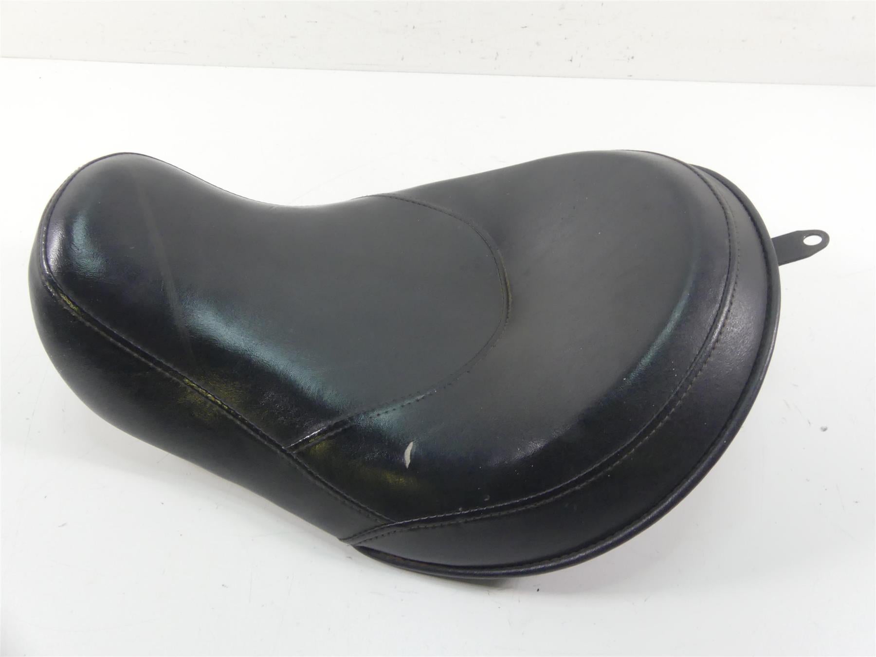 2011 Harley FXDWG Dyna Wide Glide Rider Driver Solo Seat Saddle - Read 51503-10 {{ shop.shopifyCountryName }} - Mototech271