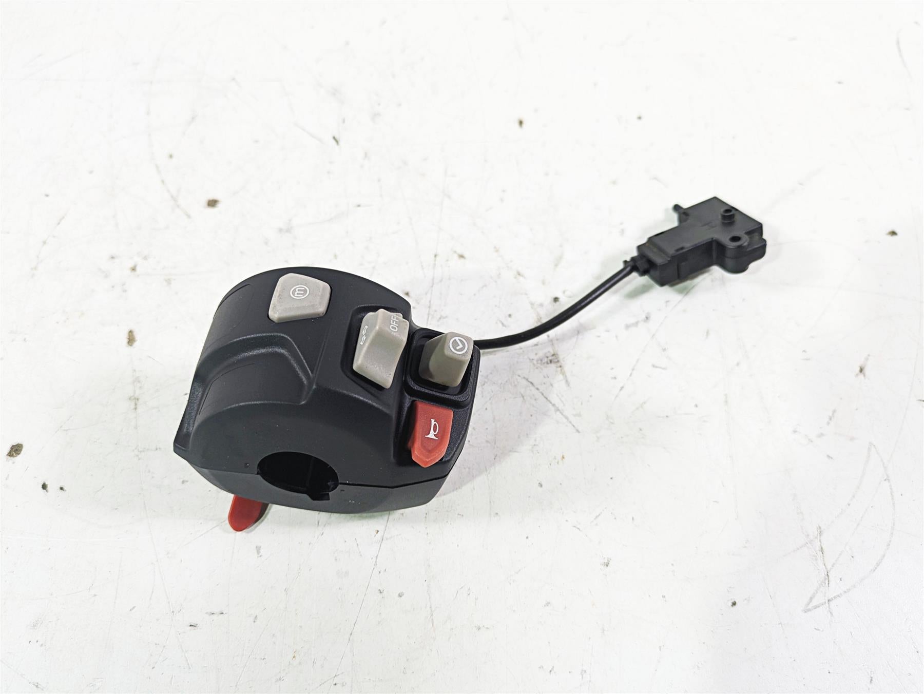 2023 Triumph Street Triple 765 RS Left Turn Signal Control Switch -Read T2044338 {{ shop.shopifyCountryName }} - Mototech271