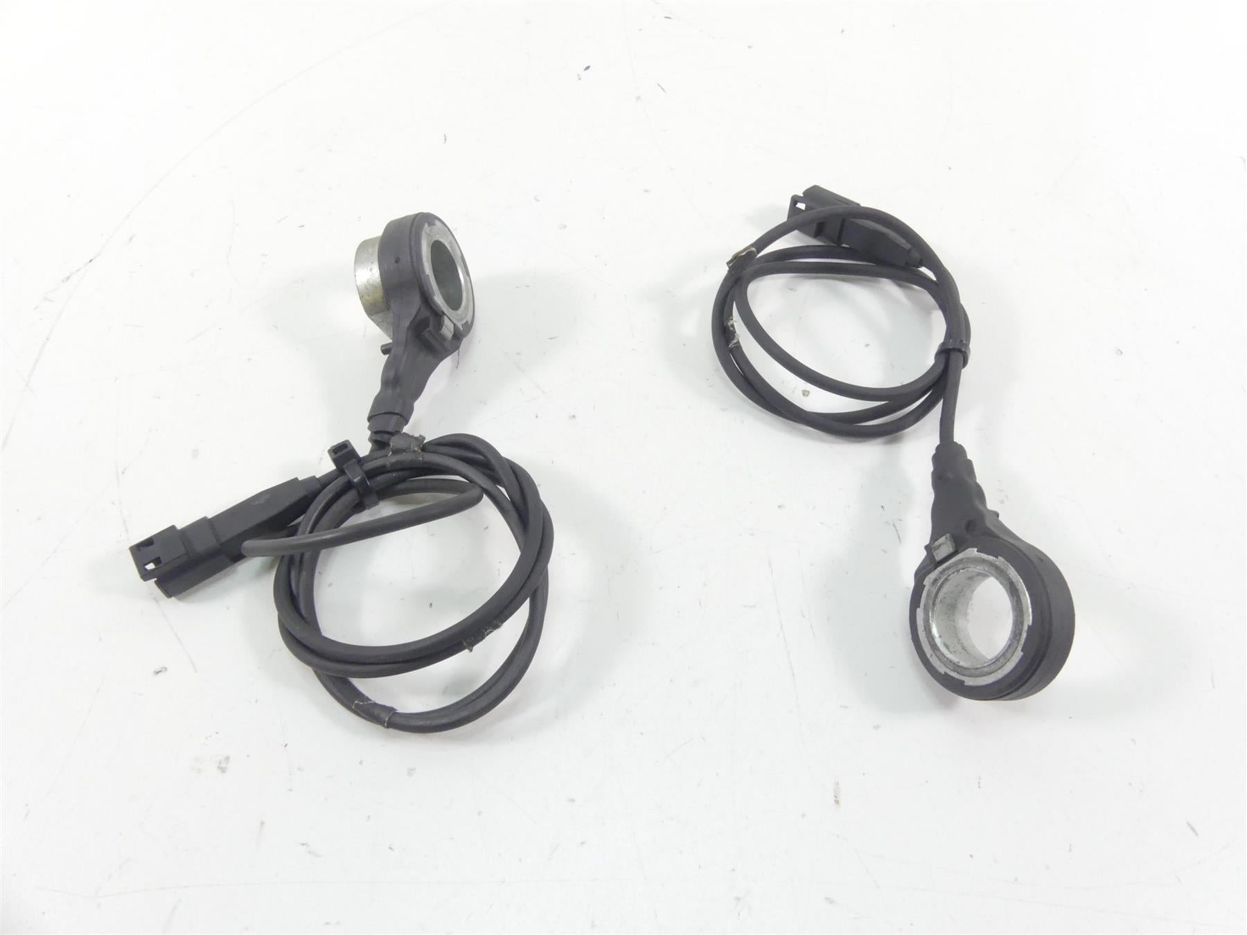 2015 Harley FLD Dyna Switchback Abs Brake Wheel Speed Sensor Set 40682-12 | Mototech271