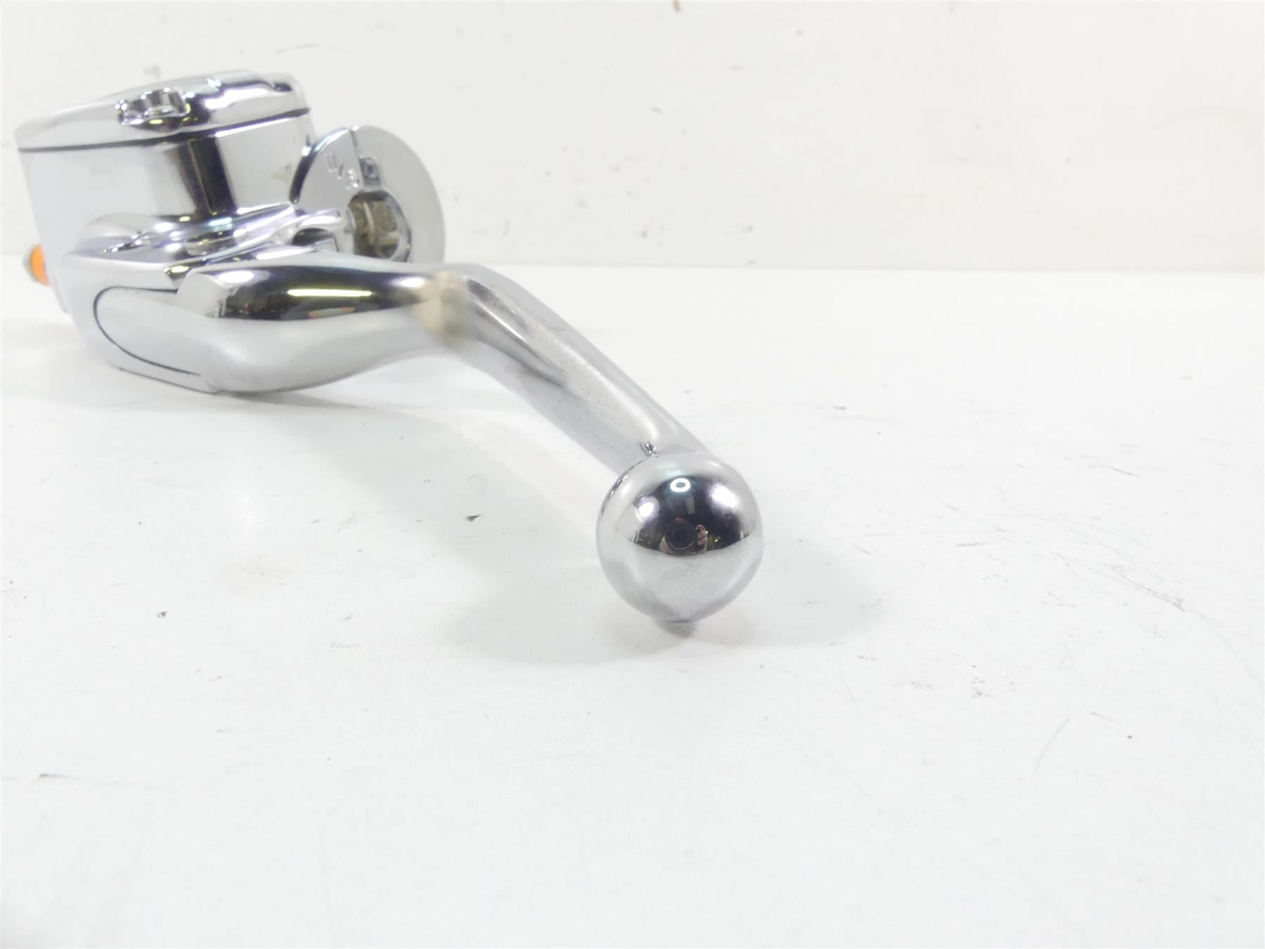 2009 Harley FLHTCU SE4 CVO E-Glide Chrome Clutch Master Cylinder 11/16 36700081D {{ shop.shopifyCountryName }} - Mototech271