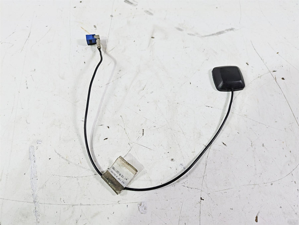 2007 Harley Touring FLHTCU SE CVO E-Glide Gps Antenna 76000222 {{ shop.shopifyCountryName }} - Mototech271