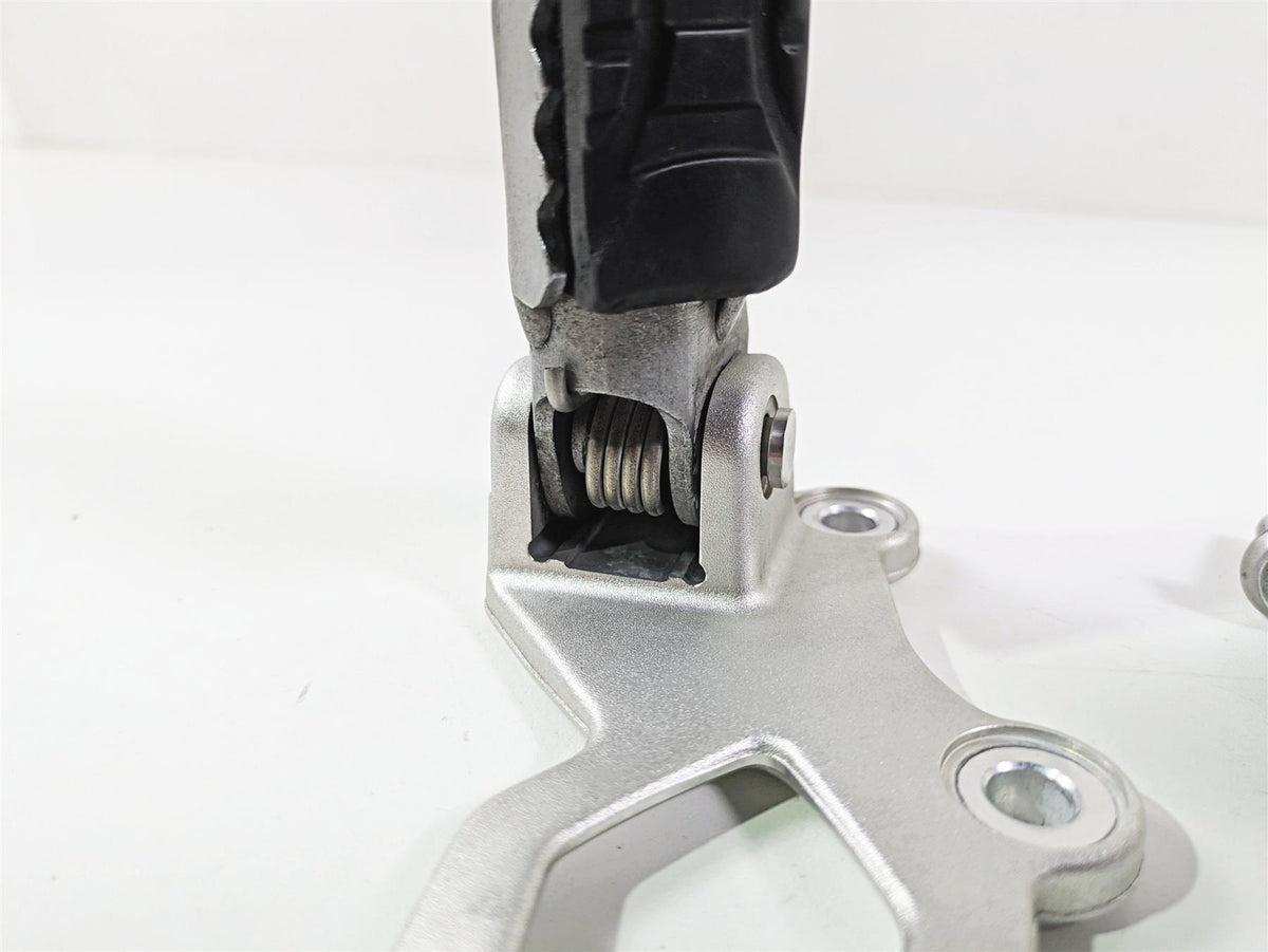 2018 BMW R nineT Urban GS K33 Left Front Footpeg Foot Rest Peg 46718558717 {{ shop.shopifyCountryName }} - Mototech271