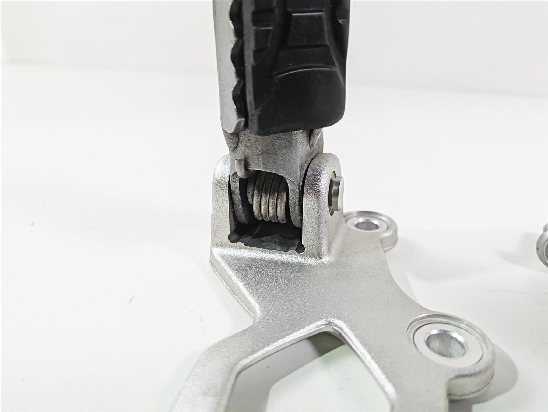 2018 BMW R nineT Urban GS K33 Left Front Footpeg Foot Rest Peg 46718558717 {{ shop.shopifyCountryName }} - Mototech271