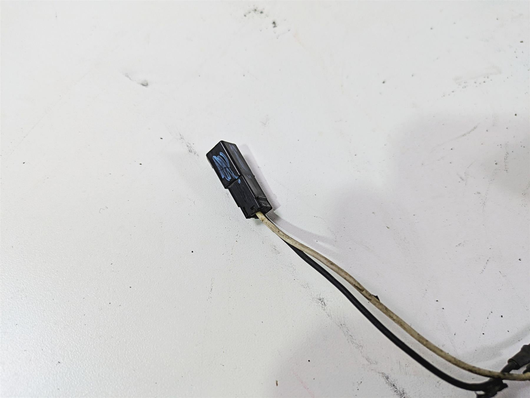 2010 Harley Touring FLHTK Electra Glide Ride Fly By Wire Sensor - Read 32305-08B {{ shop.shopifyCountryName }} - Mototech271