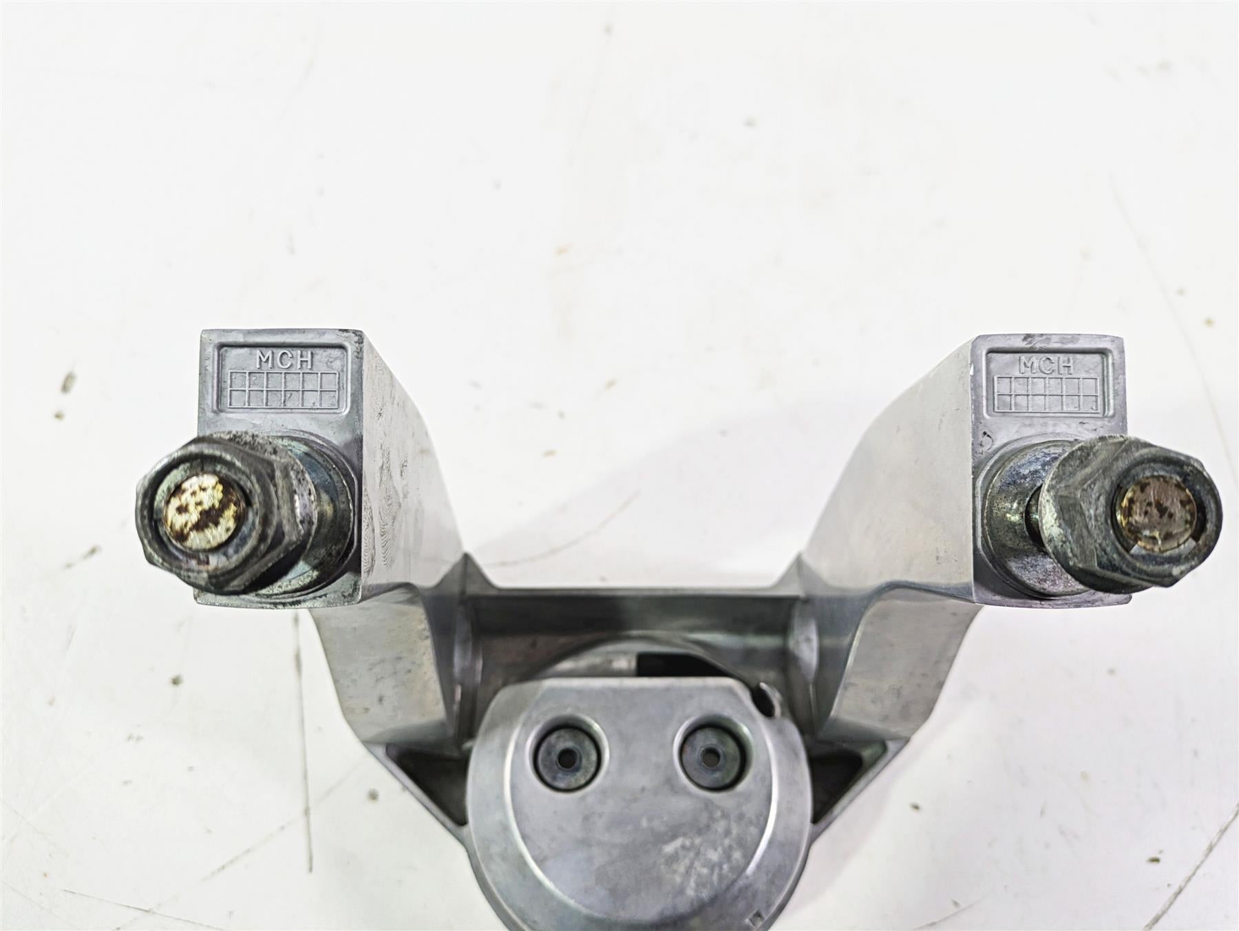 2002 Honda V-Twin VTX1800 C Handlebar Riser Speedo Holder Set 53231-MCH-000 {{ shop.shopifyCountryName }} - Mototech271