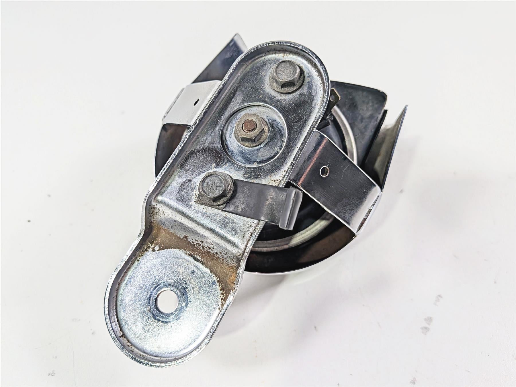 1998 Harley Dyna FXDL Low Rider Horn & Chrome Cover 61300478A {{ shop.shopifyCountryName }} - Mototech271