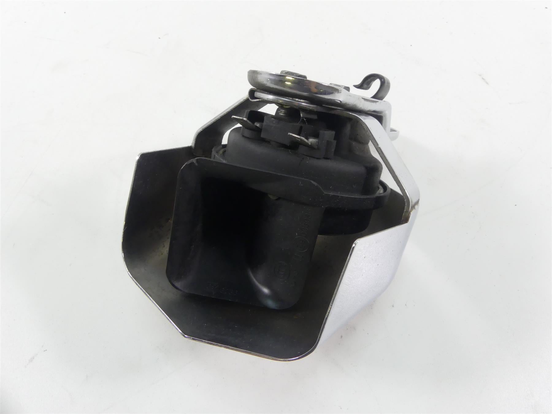 2013 Harley FXDWG Dyna Wide Glide Horn & Chrome Cover 61300478A 69060-90F {{ shop.shopifyCountryName }} - Mototech271
