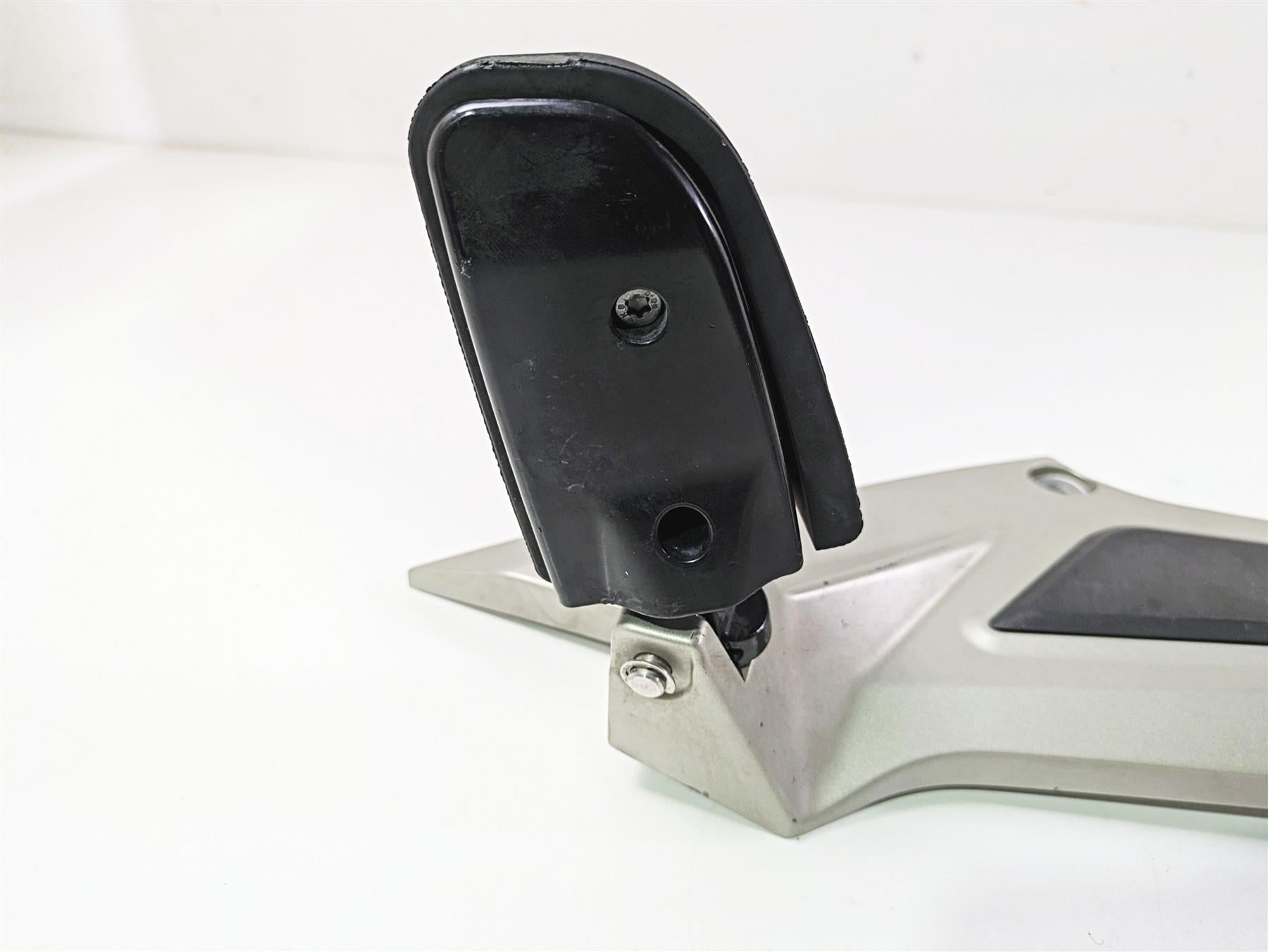 2014 BMW K1600 GTL K48 Right Footpeg Peg Mount Set 46718549080 46717728224 {{ shop.shopifyCountryName }} - Mototech271