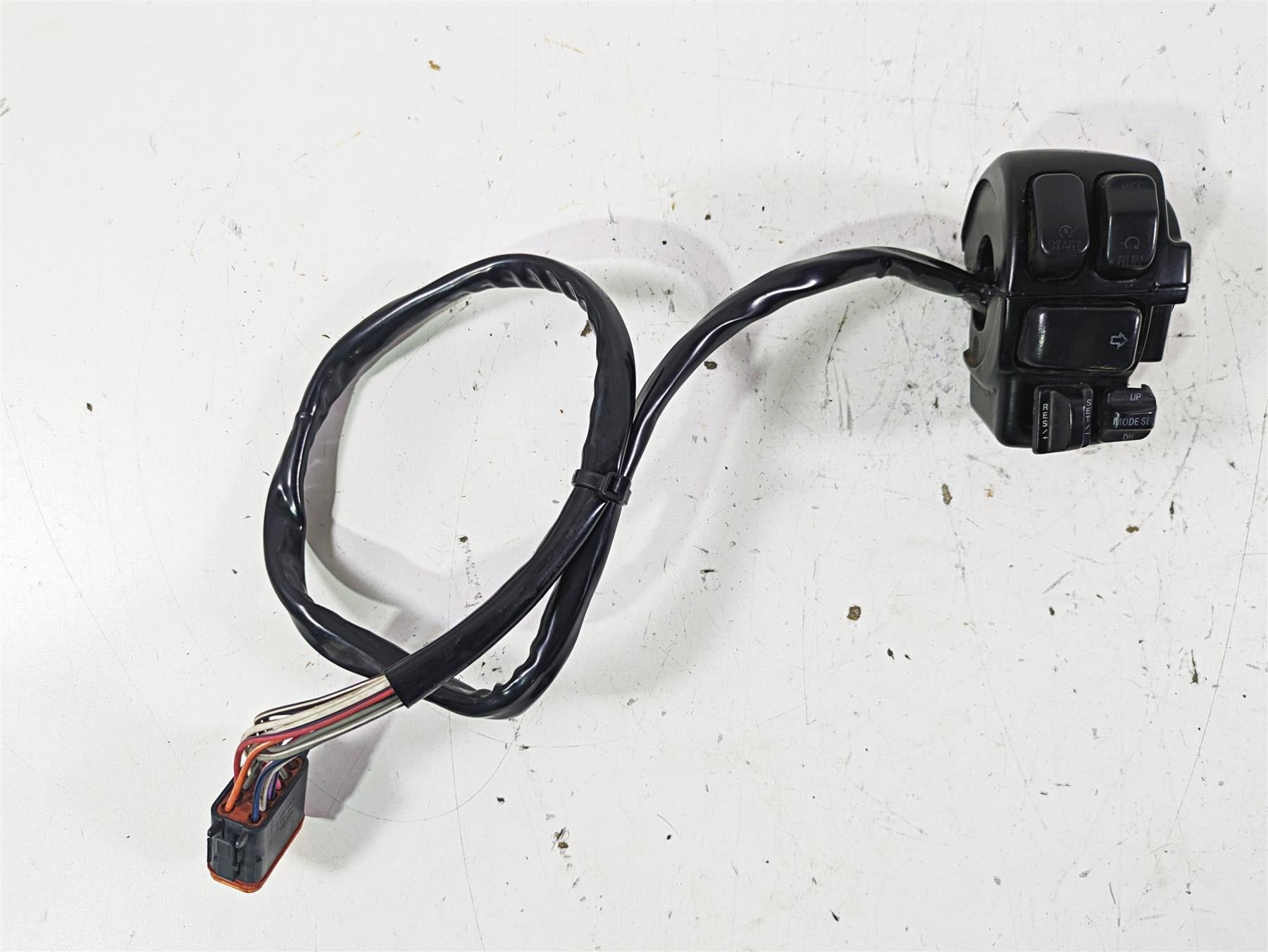 2003 Harley Touring FLHTCUI 100TH E-Glide Right Hand Control Switch 71589-96B {{ shop.shopifyCountryName }} - Mototech271