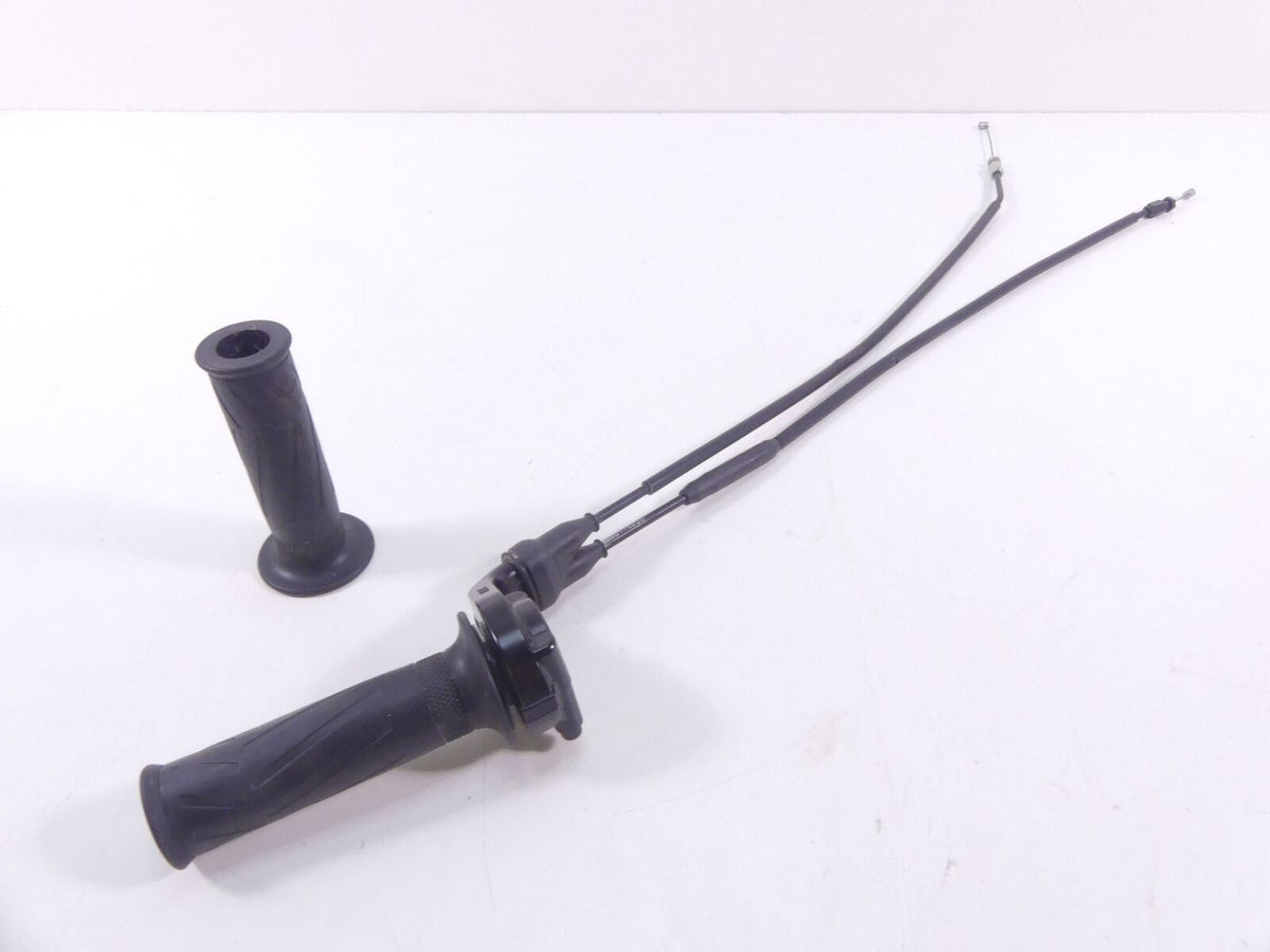 2019 Yamaha VMX17 V-Max 1700 Throttle Cable Grip Grab Set 4YR-26240-02-00 {{ shop.shopifyCountryName }} - Mototech271