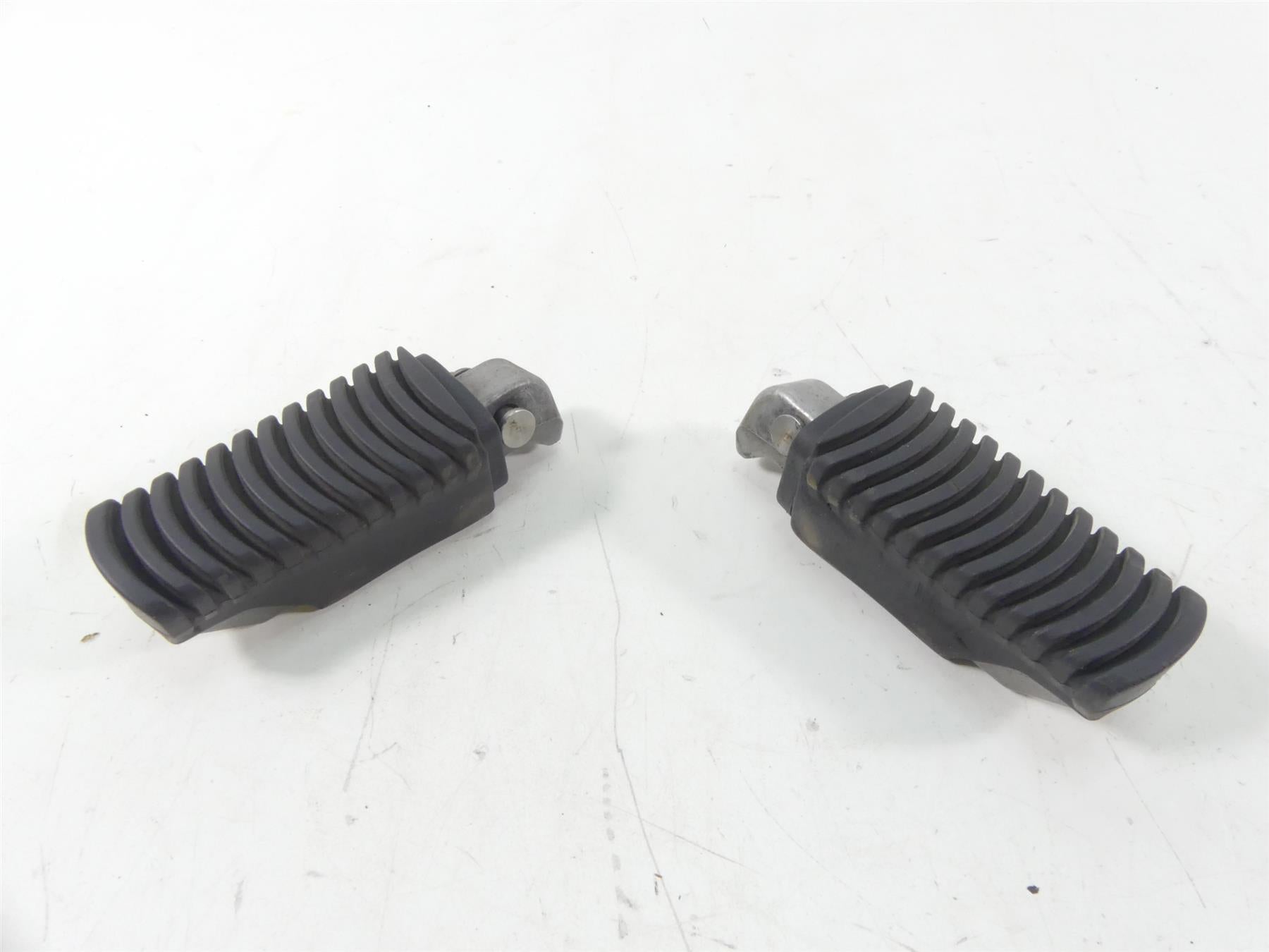 2009 BMW F800GS K72 Rear Passenger Pillion Footpeg Footrest Set 46717705653