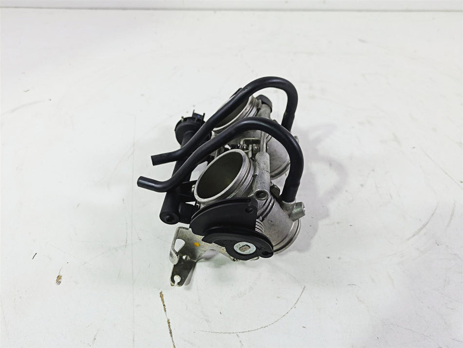 2016 BMW F800R K73 Throttle Body Bodies - Broken Fuel Rail 13548520480 {{ shop.shopifyCountryName }} - Mototech271