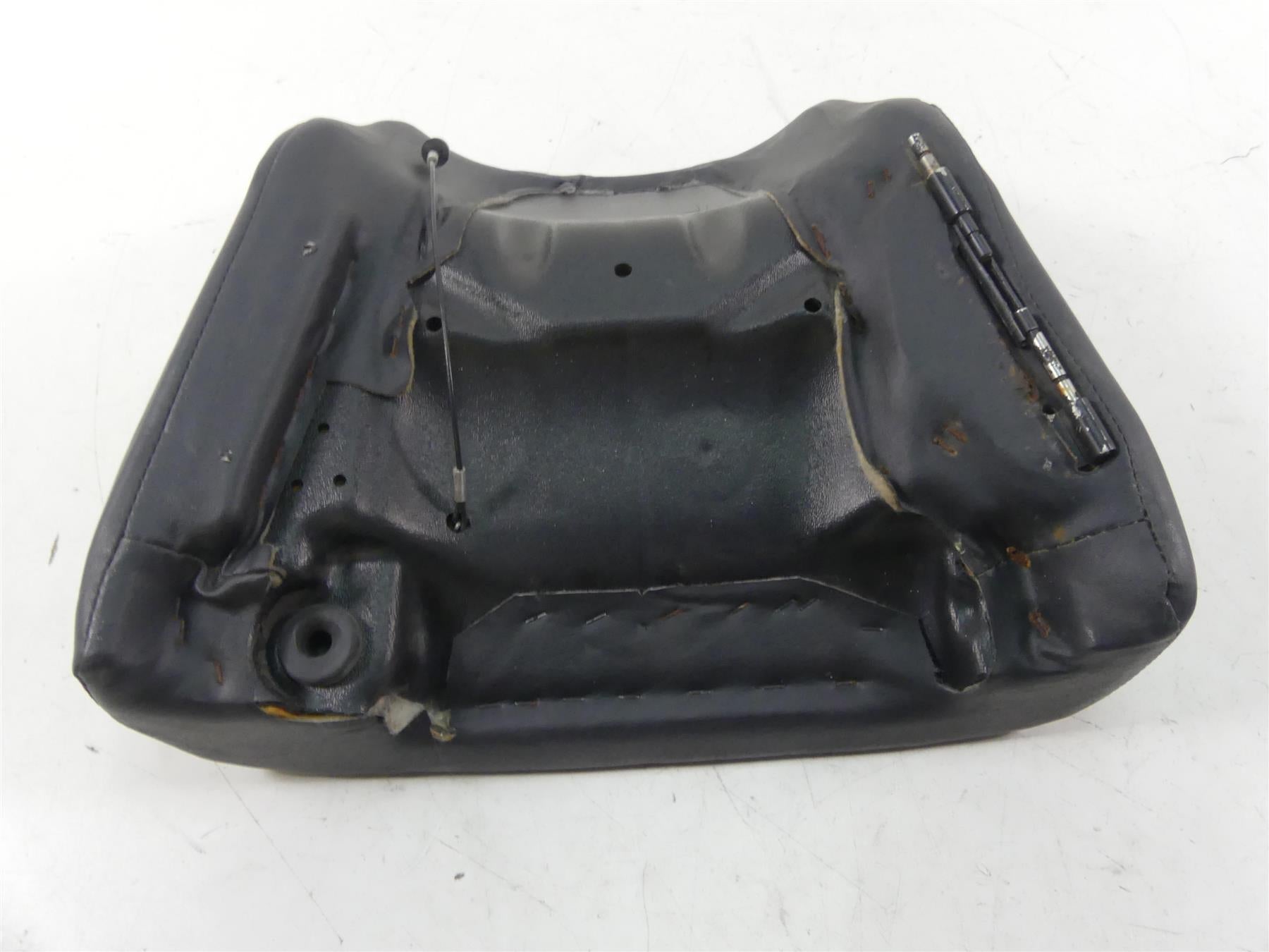 2011 Harley VRSCF Muscle Rod Front Rider Driver Seat Saddle - No Tears 52433-09 {{ shop.shopifyCountryName }} - Mototech271