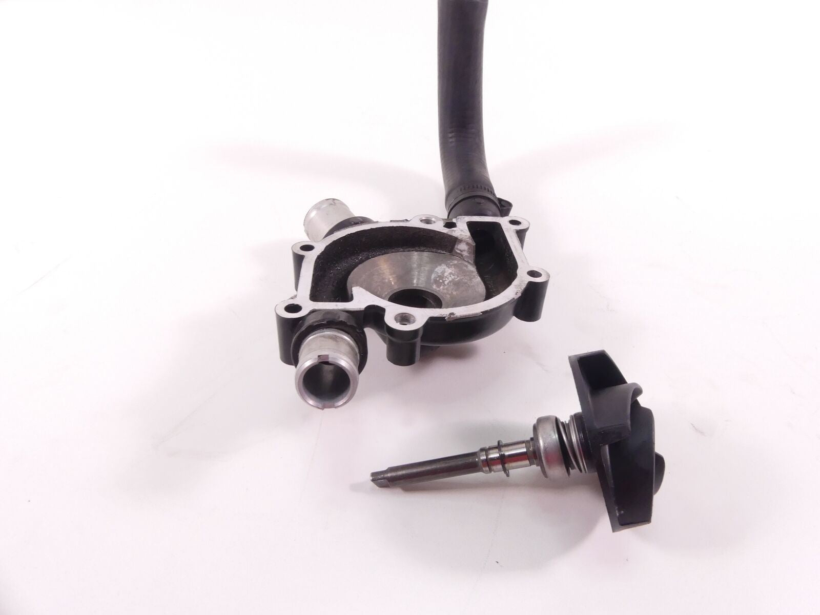 2015 Ducati Diavel Carbon Water Pump Rotor With Housing & Hose 24733642A {{ shop.shopifyCountryName }} - Mototech271