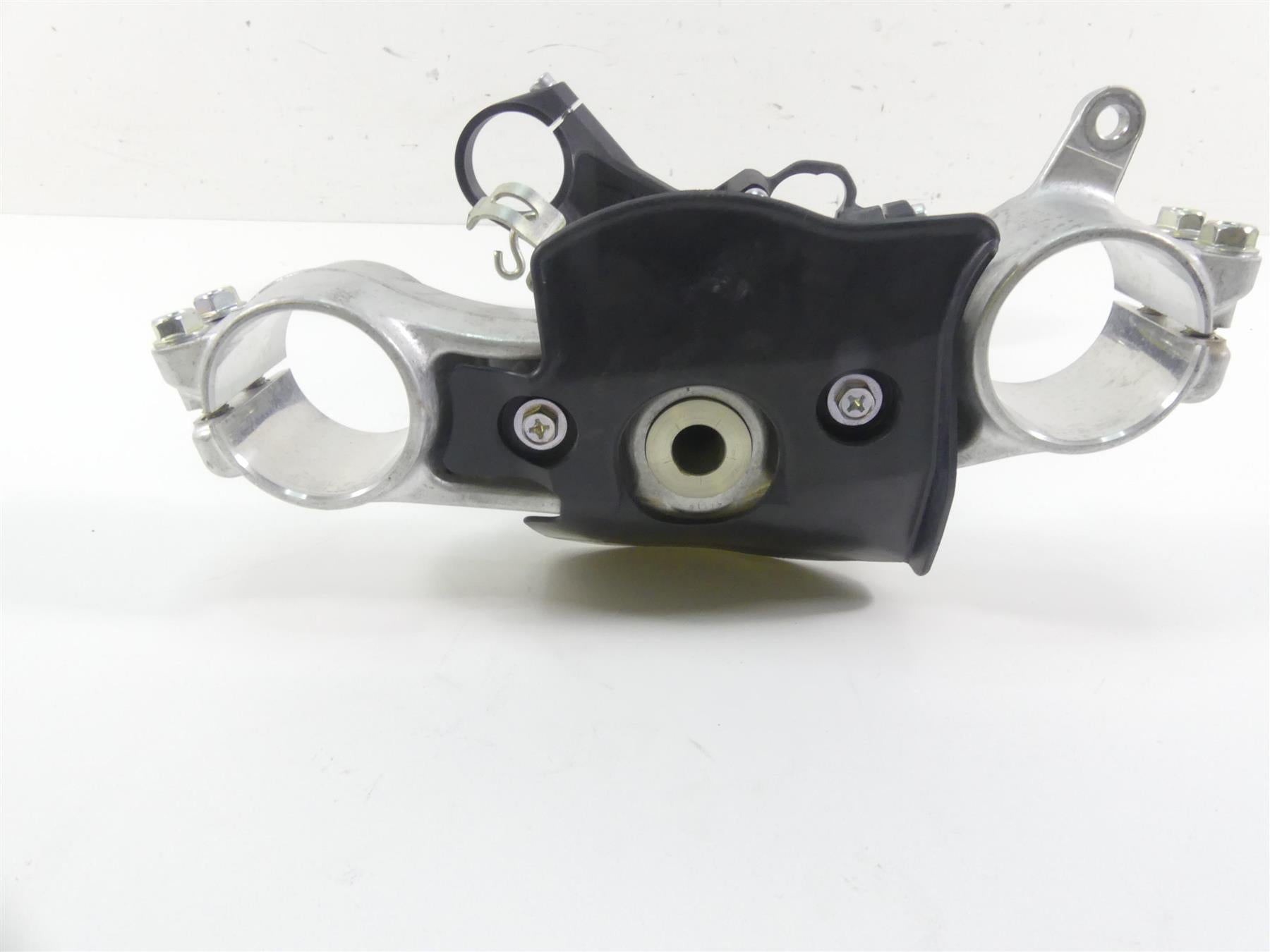 2022 Suzuki GSXR750 Upper Lower Triple Tree Clamp Set 51311-01H00 51410-01H10 {{ shop.shopifyCountryName }} - Mototech271