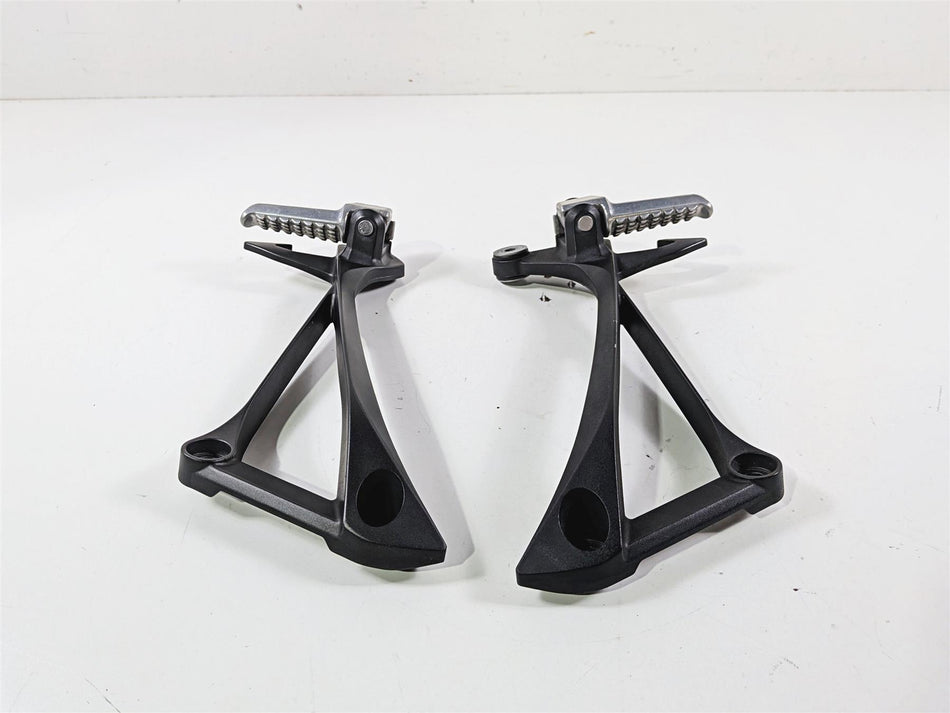 2022 Kawasaki ZX10R ZX1000 Ninja Passenger Foot Peg Rest Set 35063-0700-18R {{ shop.shopifyCountryName }} - Mototech271