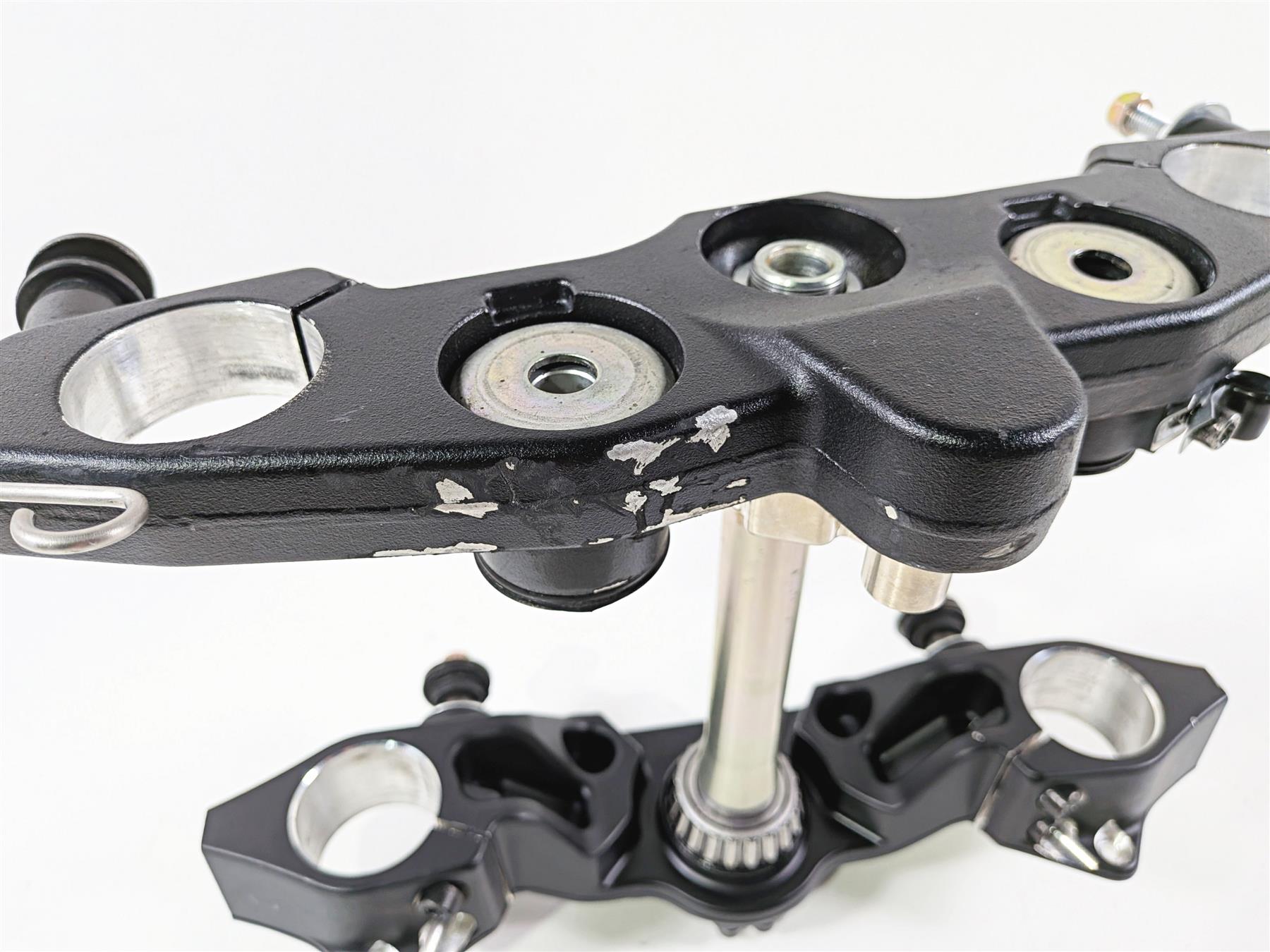 2015 Indian Chieftain Upper & Lower Triple Tree + Lock & Key Set - Read 1824619-Mototech271