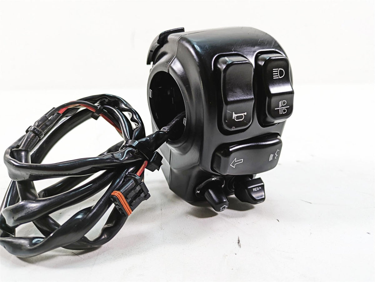 2018 Harley Touring FLHXSE CVO Street Glide Left Hand Control Switch 71500084B {{ shop.shopifyCountryName }} - Mototech271