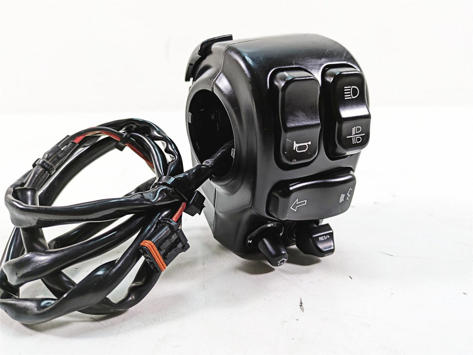 2018 Harley Touring FLHXSE CVO Street Glide Left Hand Control Switch 71500084B {{ shop.shopifyCountryName }} - Mototech271