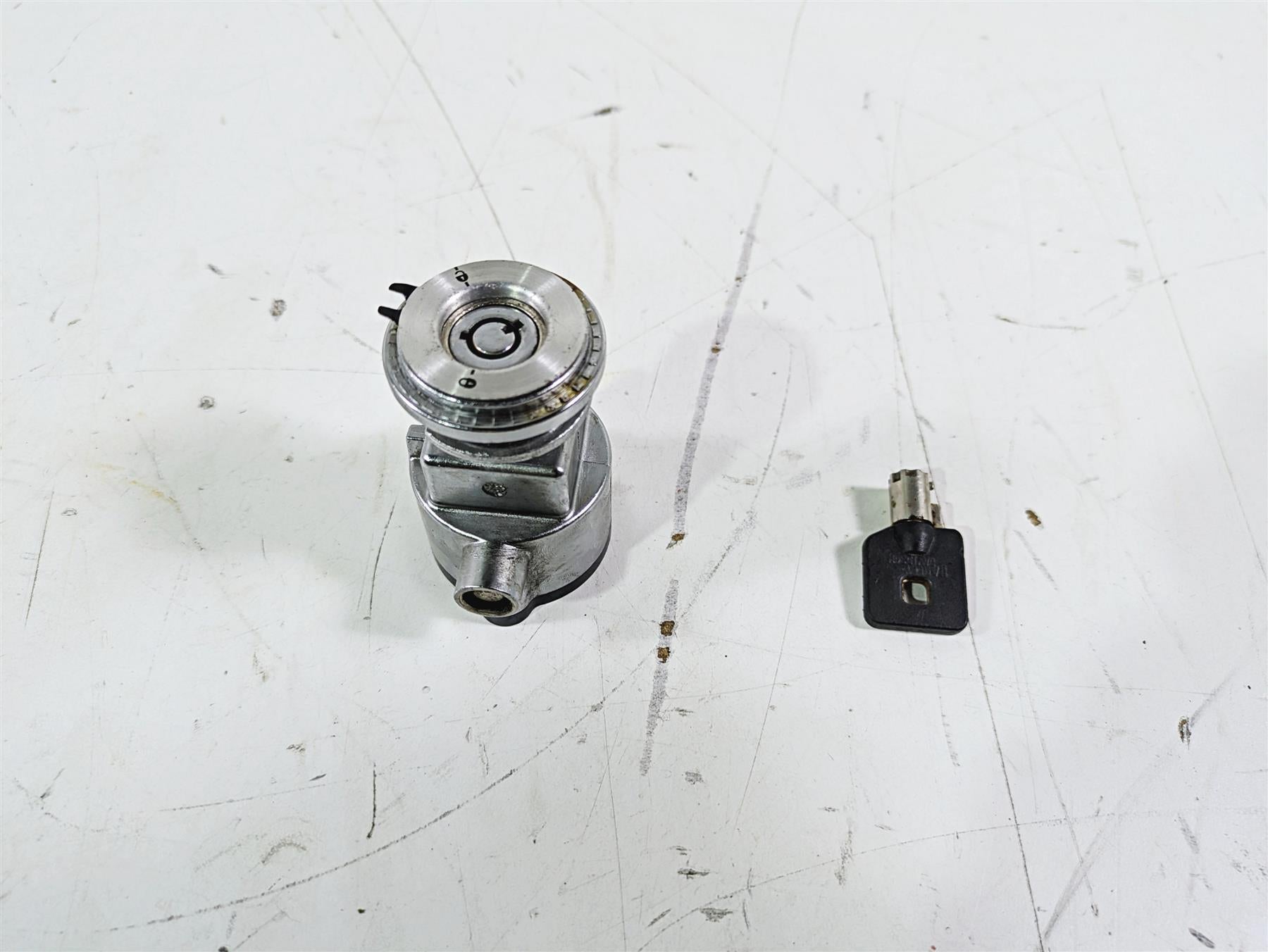 2015 Harley FXDL Dyna Low Rider Steering Fork Key Lock 71475-06B | Mototech271