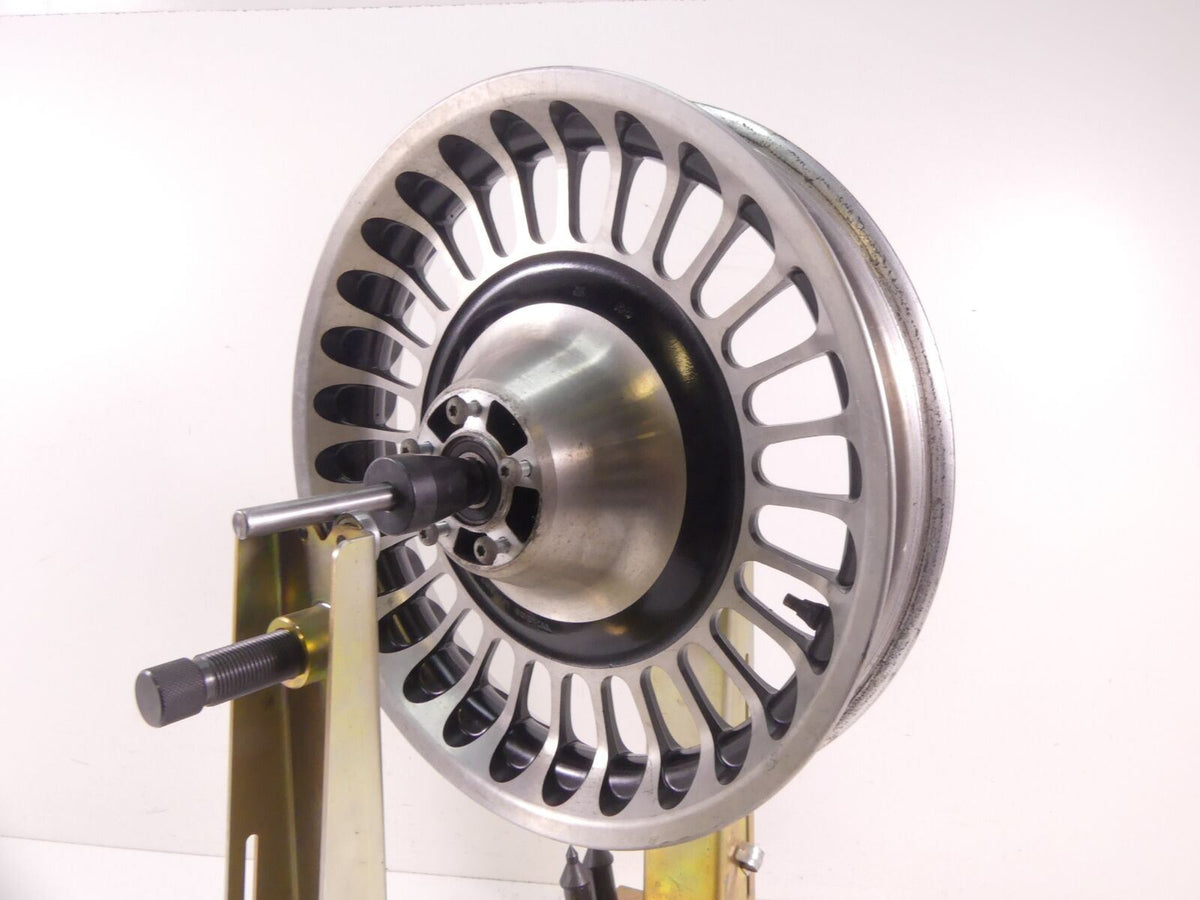 2009 Harley Touring FLHTCU Electra Glide Straight Front Cast Wheel 17x3 43300161 {{ shop.shopifyCountryName }} - Mototech271
