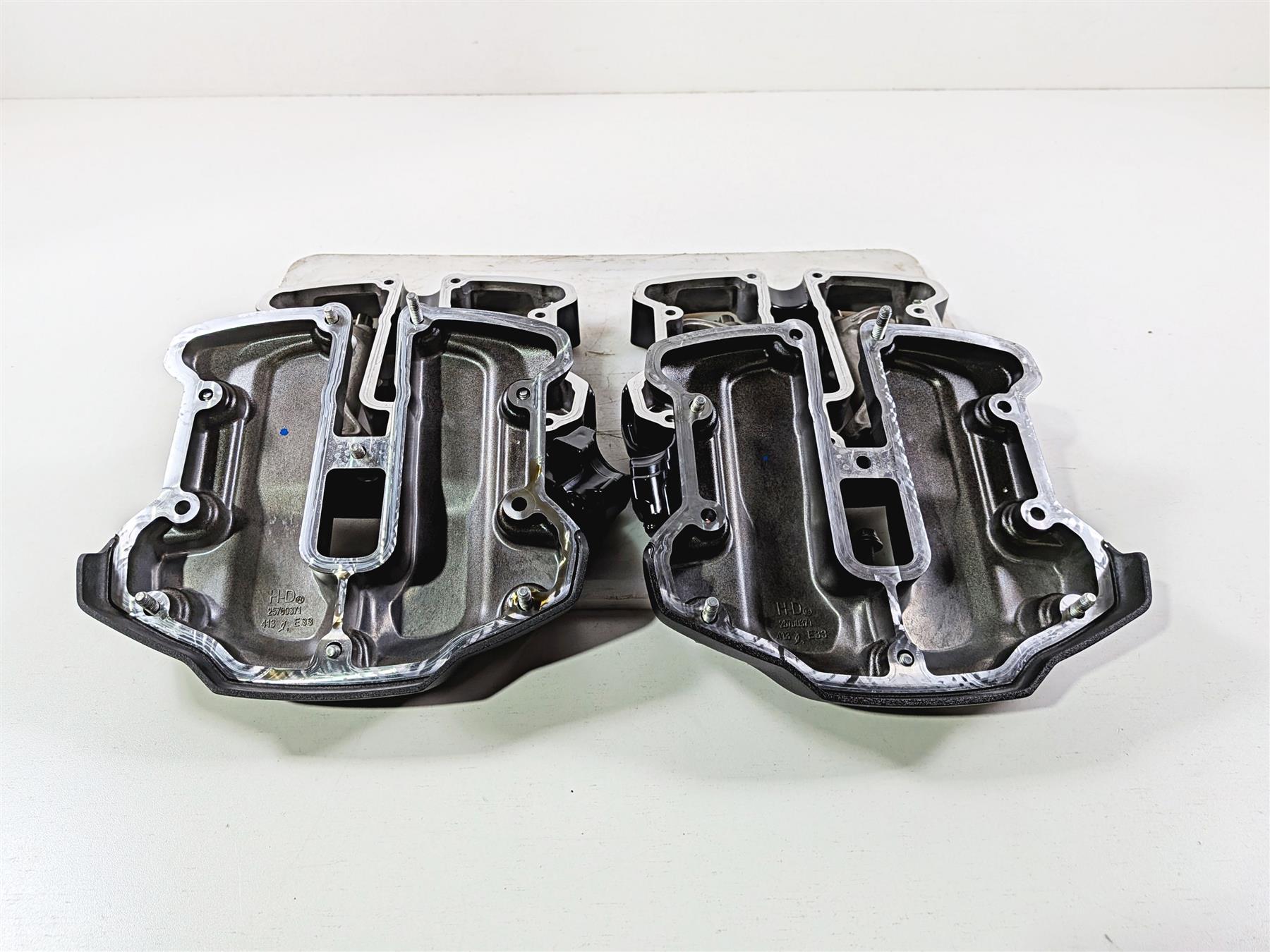 2024 Harley Softail FXLRST Low Rider Rocker Arm Box Valve Cover M8 Set 25701603 {{ shop.shopifyCountryName }} - Mototech271