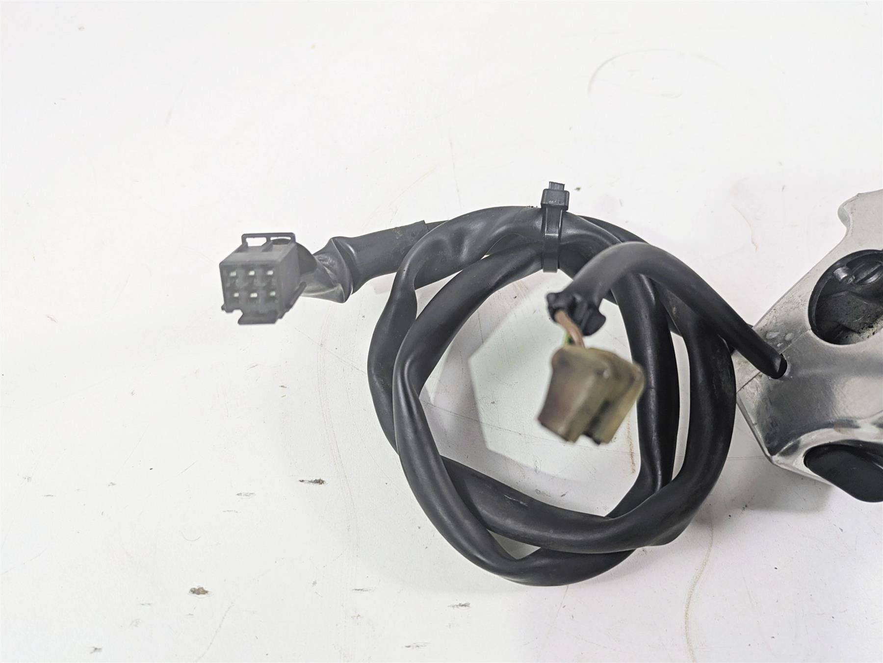 2006 Yamaha XVS650 V-Star Classic Right Hand Control Switch 5KS-83975-10-00 {{ shop.shopifyCountryName }} - Mototech271