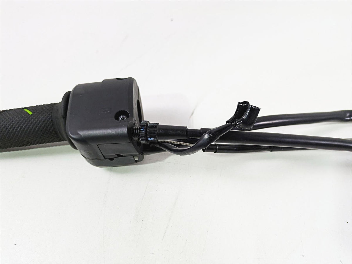 2021 Kawasaki Z900 ZR900 Right Hand Control Switch Throttle Grip Set 46091-0500 {{ shop.shopifyCountryName }} - Mototech271