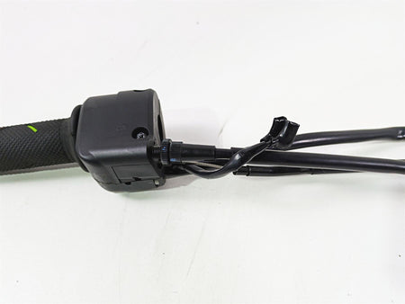 2021 Kawasaki Z900 ZR900 Right Hand Control Switch Throttle Grip Set 46091-0500 {{ shop.shopifyCountryName }} - Mototech271