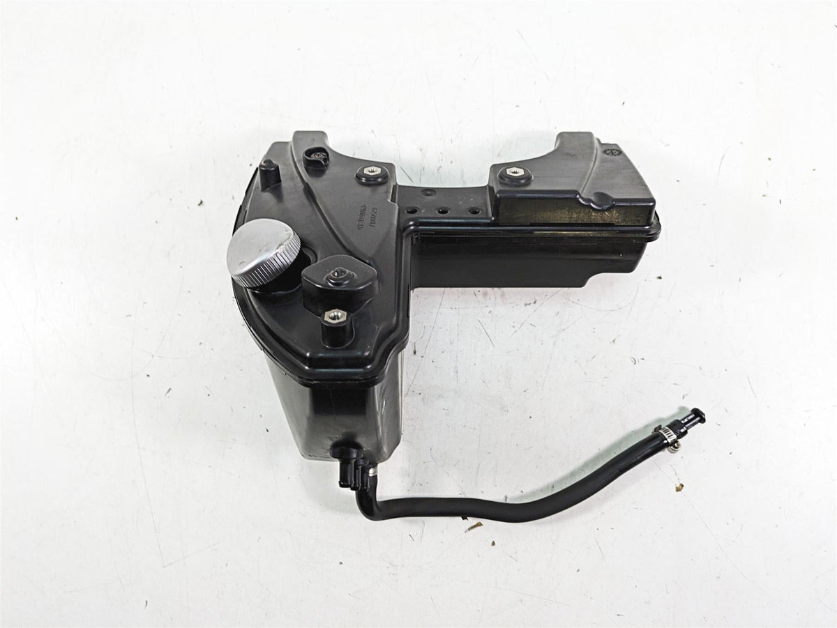 2017 Harley XL883 N Sportster Iron Oil Tank Reservoir & Dip Stick 62500017 {{ shop.shopifyCountryName }} - Mototech271