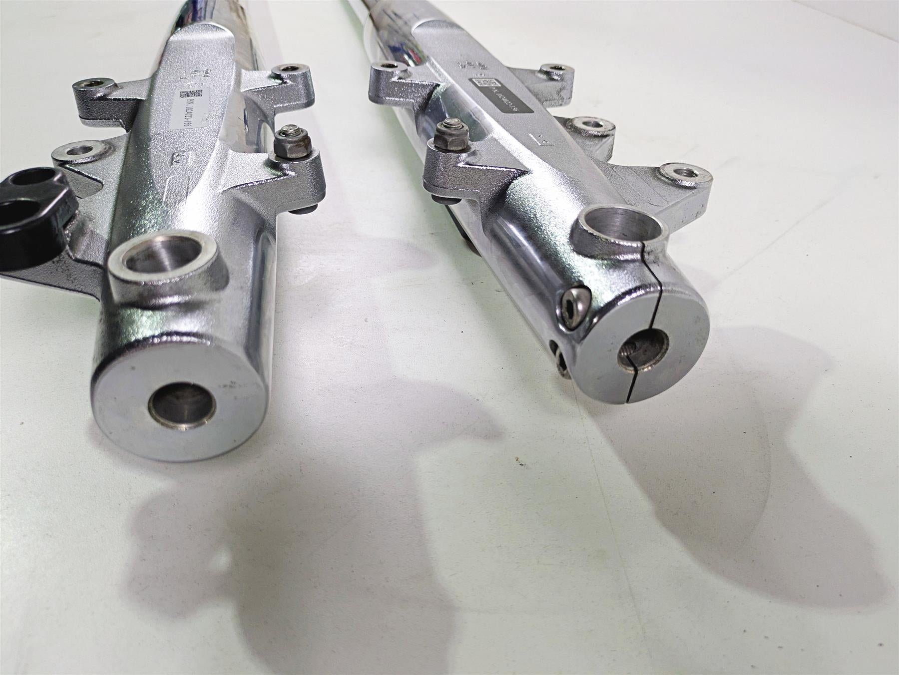 2017 Indian Chieftain Limited Front Fork Leg Set 46mm Chrome 1824021 1824022 {{ shop.shopifyCountryName }} - Mototech271