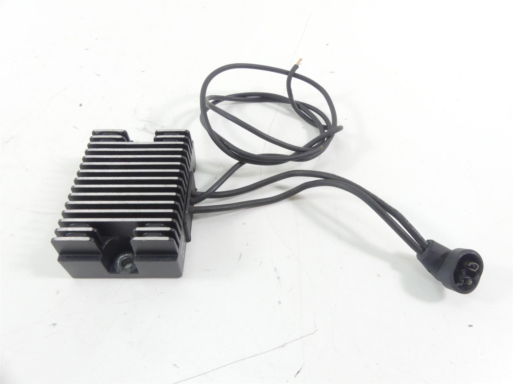 1997 Harley Dyna FXDS Super Glide Conv Rectifier Voltage Regulator Read 74519-88 {{ shop.shopifyCountryName }} - Mototech271