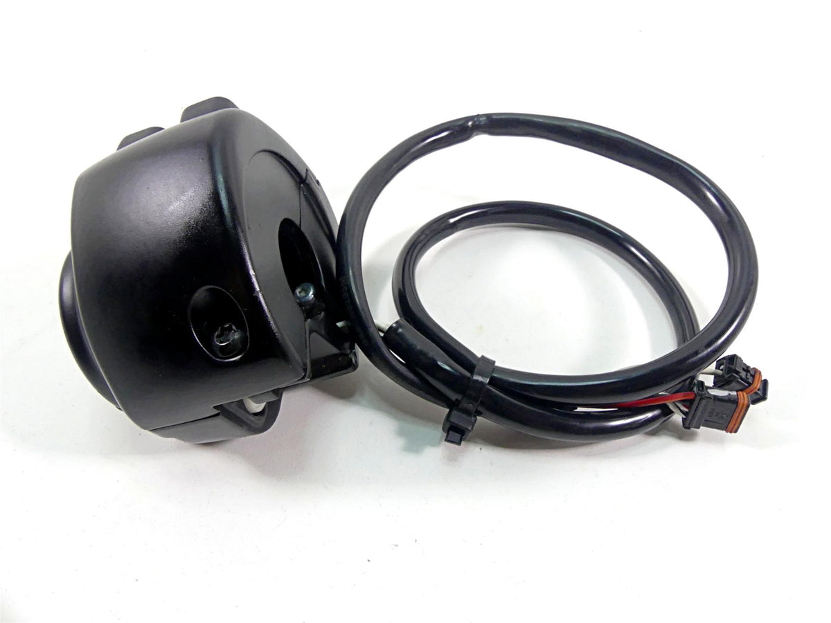 2020 Harley Softail FXST Standard Right Hand Start Stop Control Switch 71500462 {{ shop.shopifyCountryName }} - Mototech271