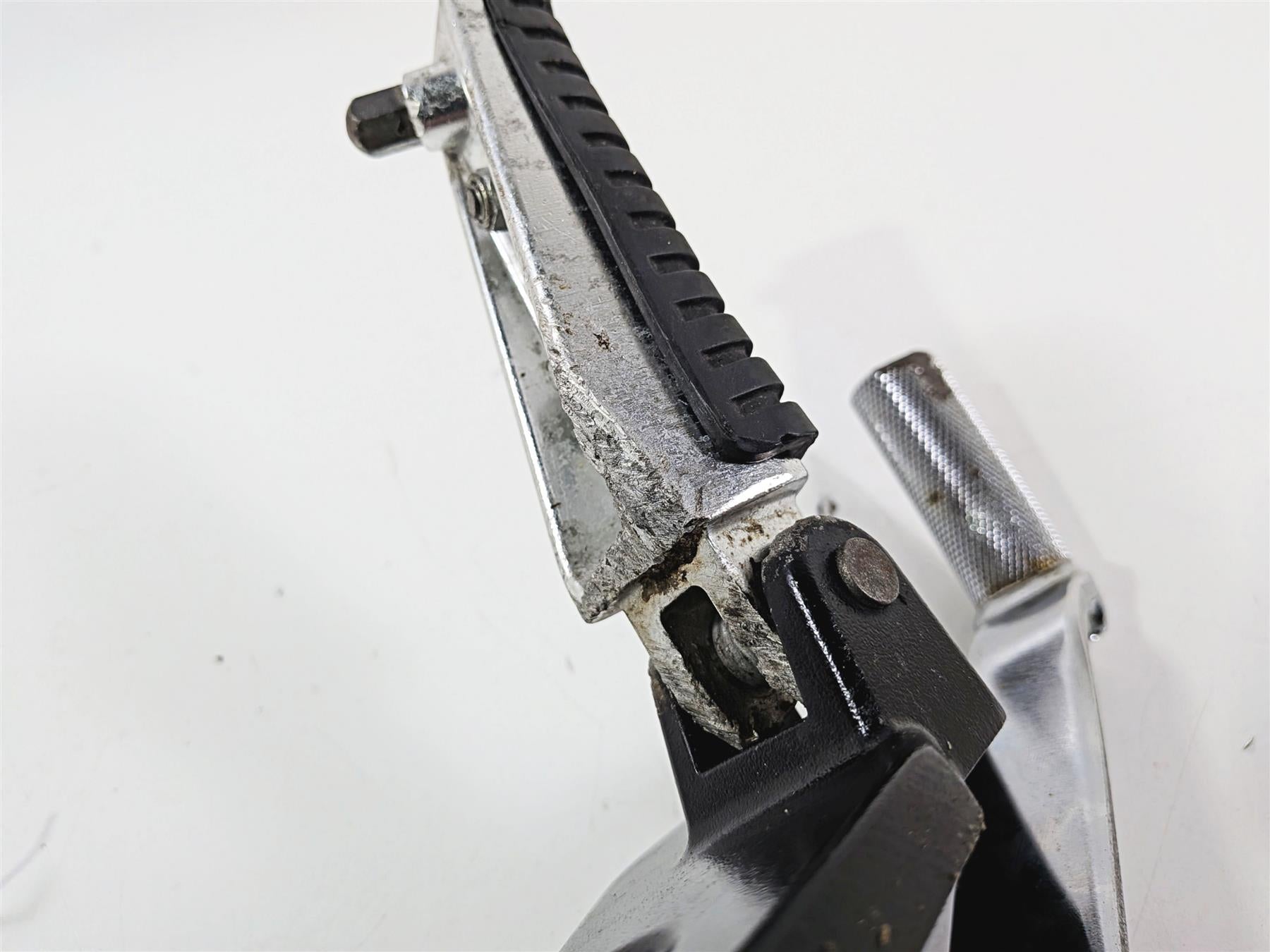 2014 Suzuki M109R VZR1800 Boulevard Right Front Footpeg Brake Pedal 43511-48G10 {{ shop.shopifyCountryName }} - Mototech271