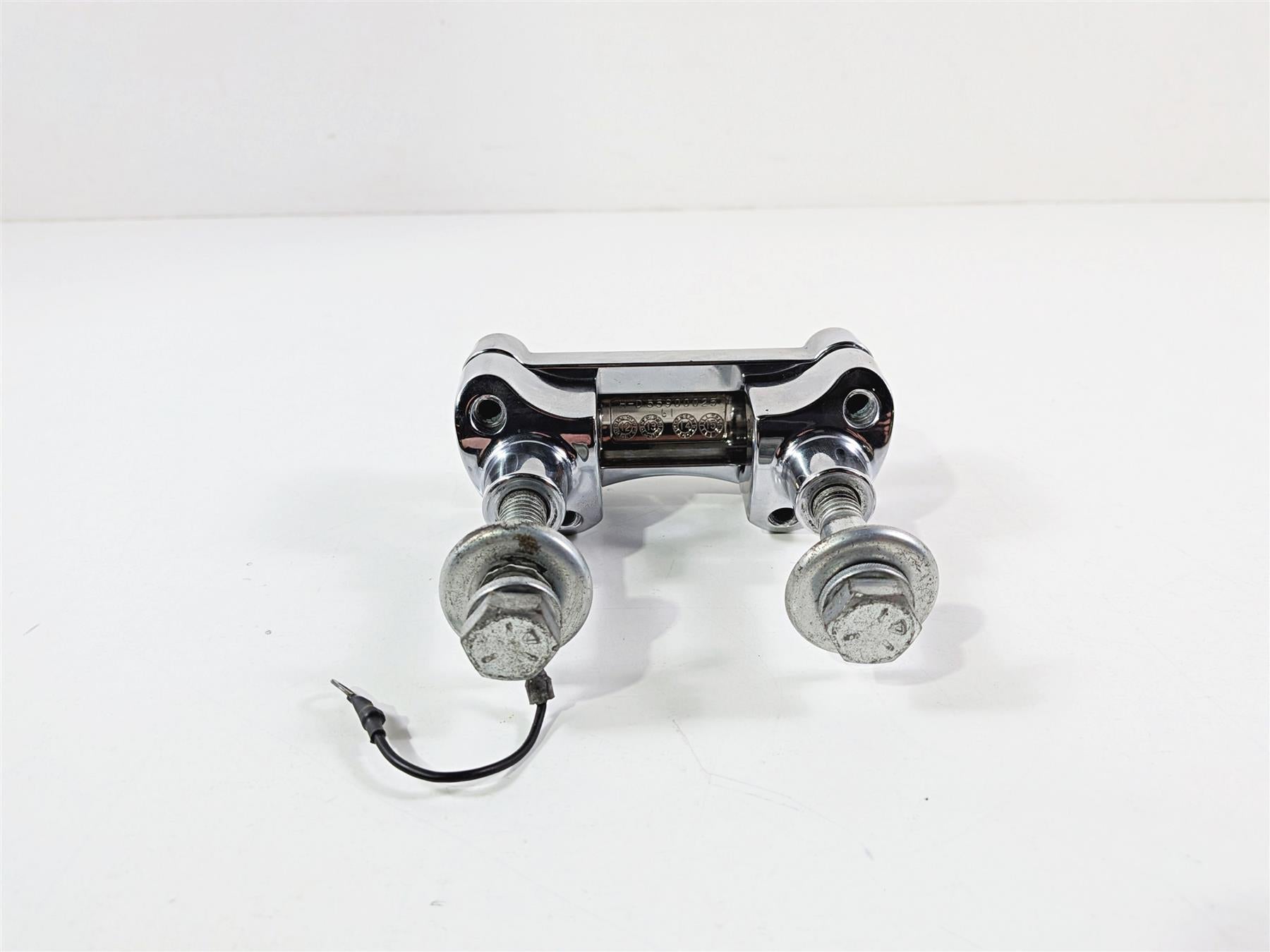 2011 Harley FXDF Dyna Fat Bob Chrome Milwaukee Handlebar Riser Clamps 55900025 {{ shop.shopifyCountryName }} - Mototech271