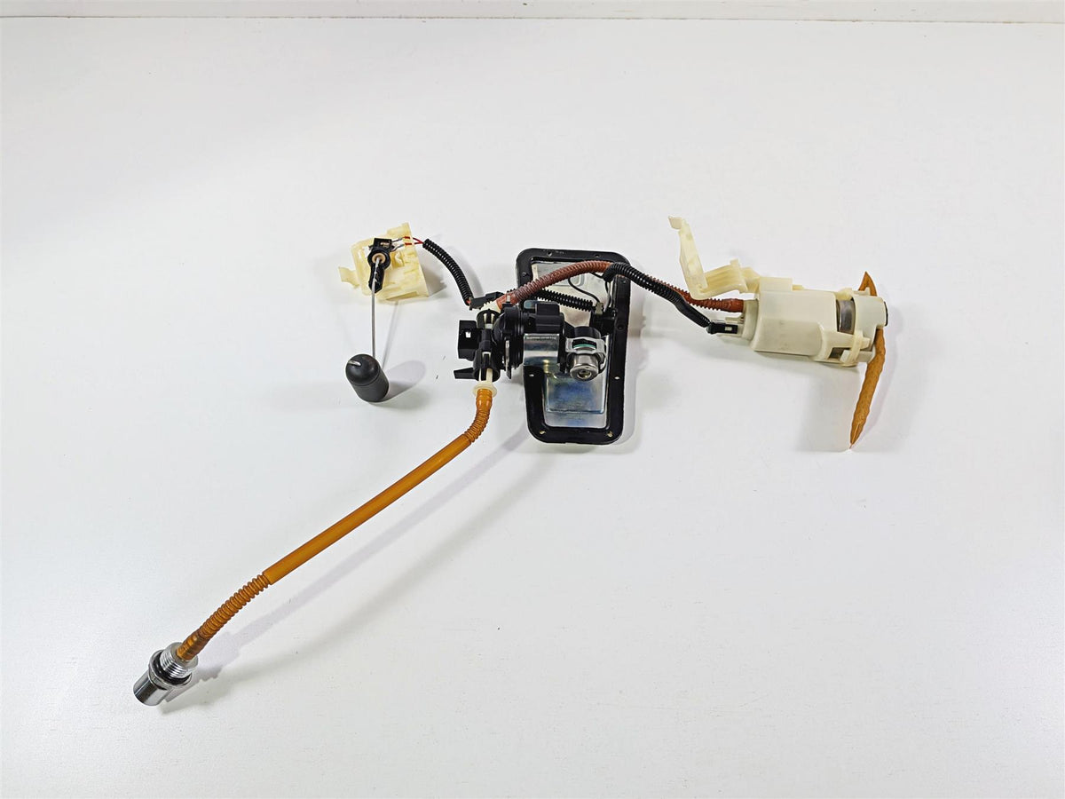 2009 Harley FXCWC Softail Rocker Fuel Gas Petrol Pump - Tested 75283-08 {{ shop.shopifyCountryName }} - Mototech271