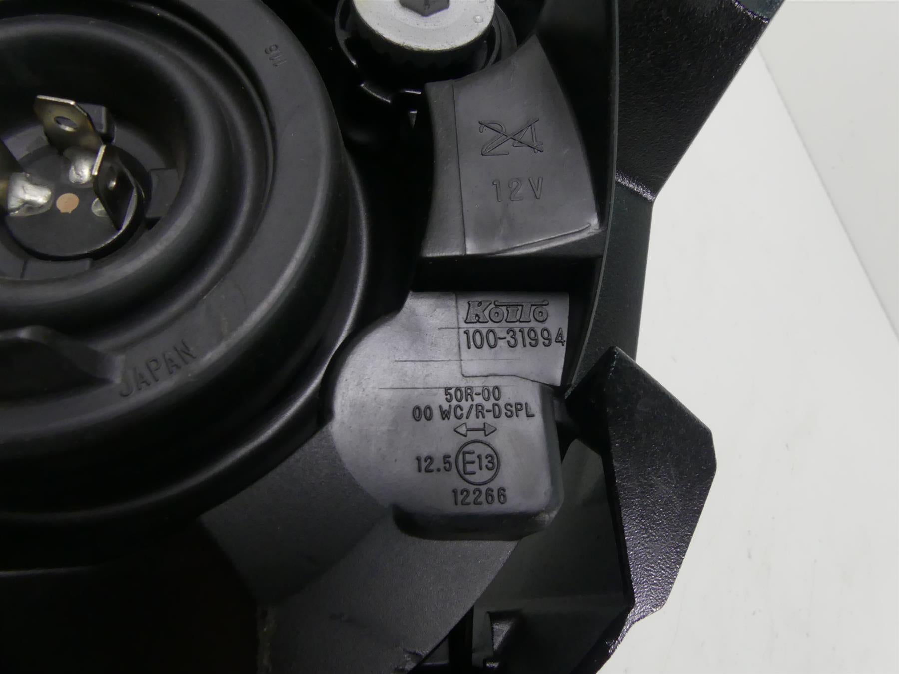 2013 Yamaha VMX17 V-Max 1700 Headlight Head Light Lamp Lens 2S3-84300-00-00 {{ shop.shopifyCountryName }} - Mototech271
