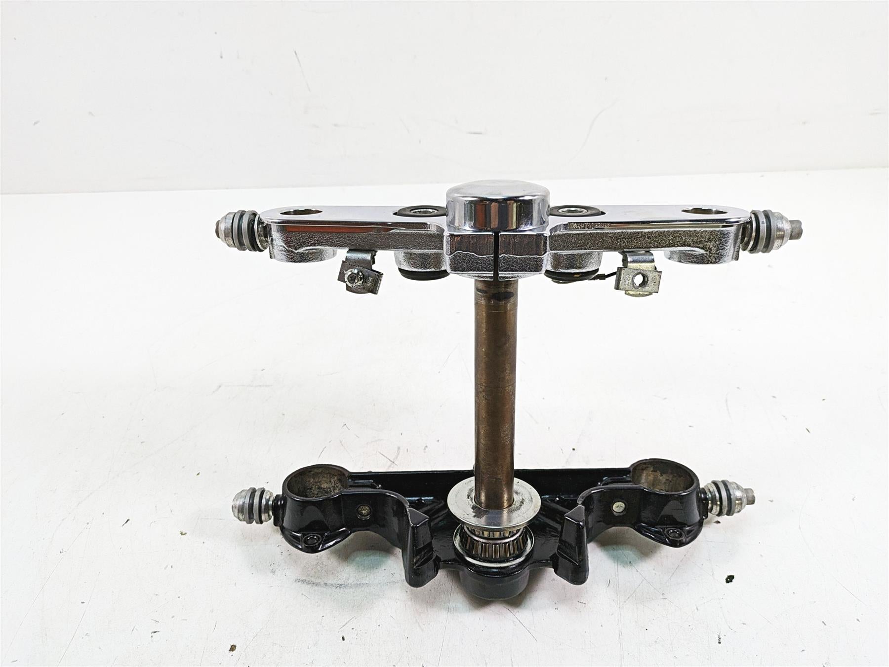 2006 Harley FLSTI Softail Heritage Lower & Upper Triple Tree Set 45605-00A