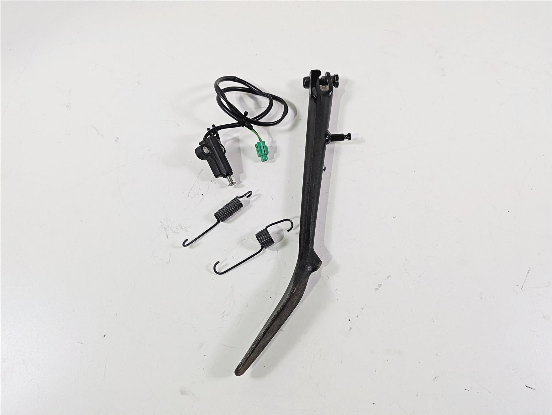 2019 Suzuki M109R VZR1800 Boulevard Side Kickstand Kick Stand 42310-48G20 {{ shop.shopifyCountryName }} - Mototech271