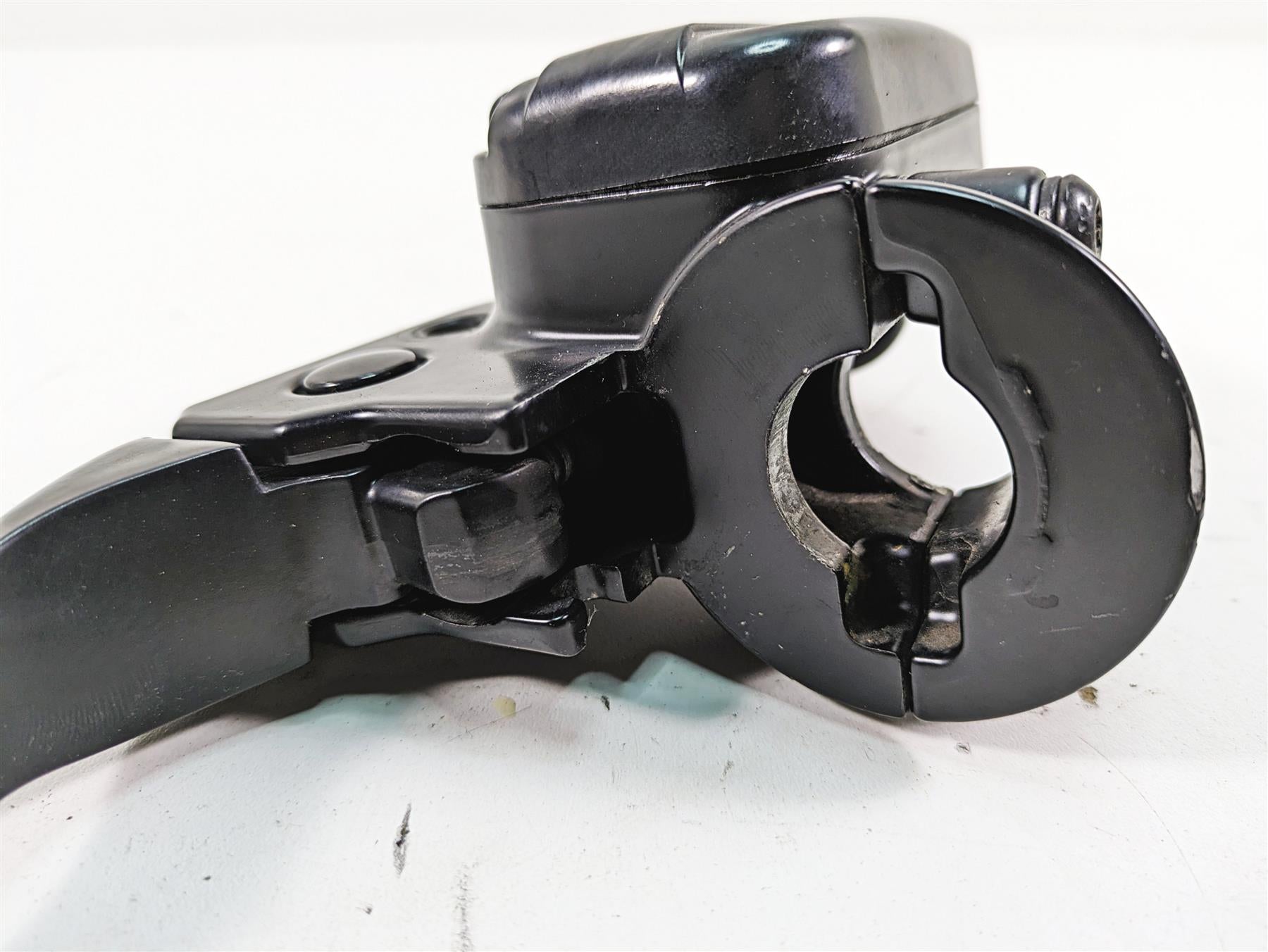 2019 Harley Touring FLHX Street Glide Clutch Master Cylinder & Lever 36700128A {{ shop.shopifyCountryName }} - Mototech271
