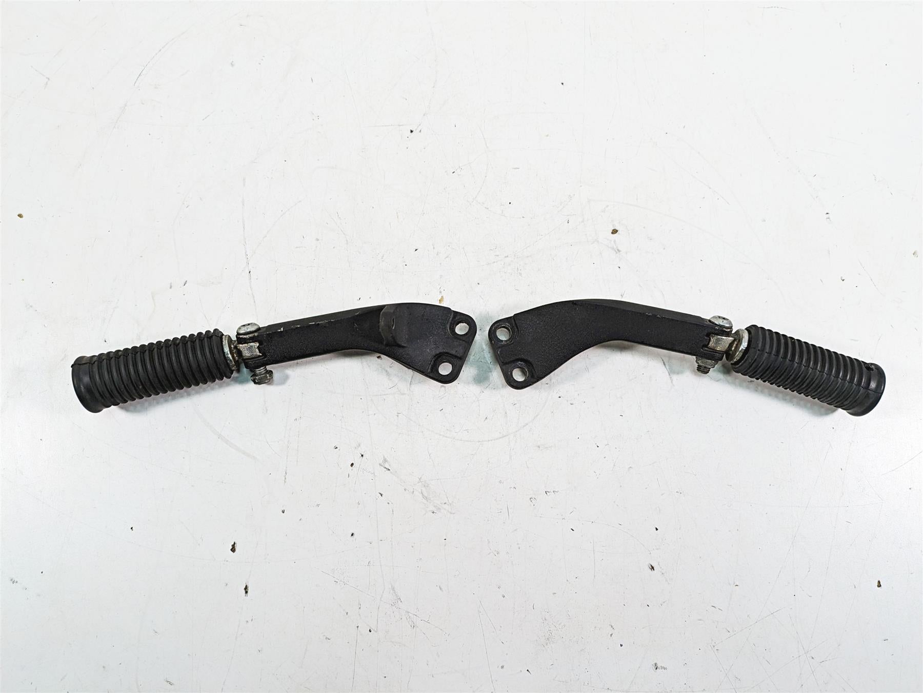 2015 Harley FXDL Dyna Low Rider Rear Passenger Foot Peg Set 49224-06A 49230-06 {{ shop.shopifyCountryName }} - Mototech271