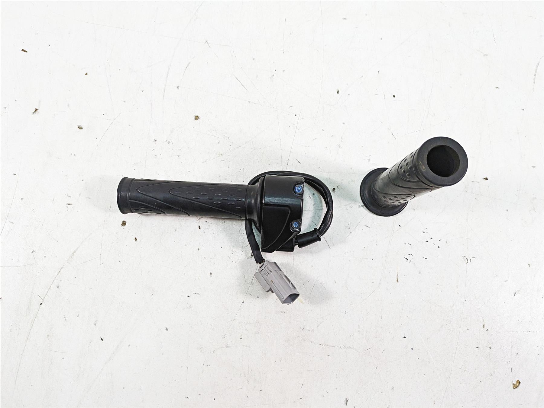 2013 MV Agusta F3 675 ERA Ride Fly By Throttle Sensor & Grips Set 8E00B5444 {{ shop.shopifyCountryName }} - Mototech271