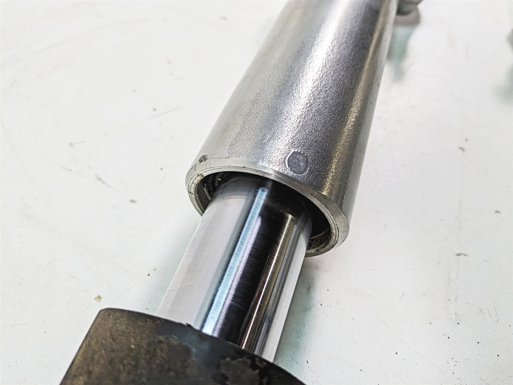 2006 Harley Touring FLHTCUI Electra Glide Front Fork Legs 41mm 46495-06 46502-06 {{ shop.shopifyCountryName }} - Mototech271