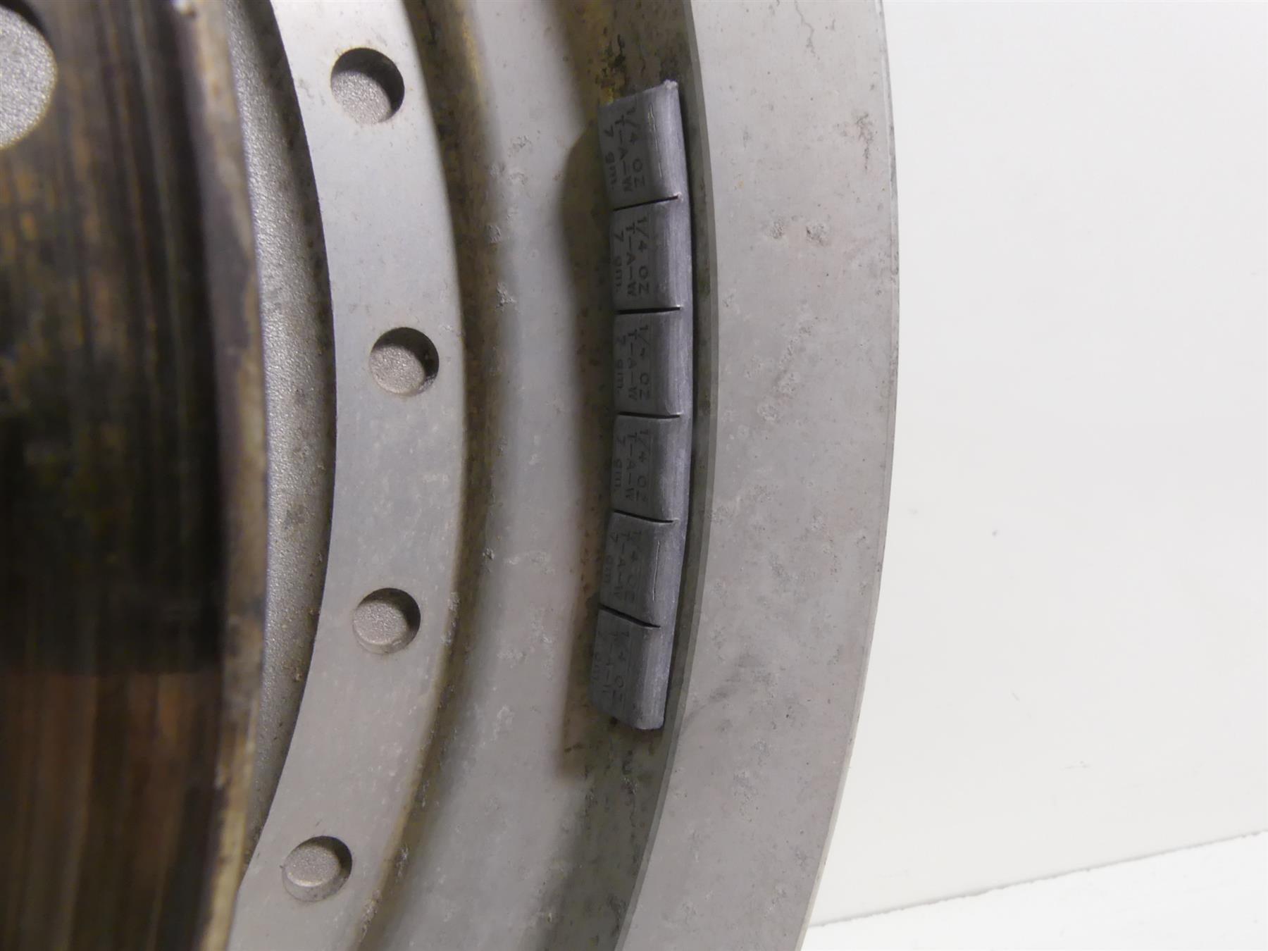 2004 Harley Softail FLSTFI Fat Boy Straight Rear Wheel Solid 16x3 -Read 41092-03 {{ shop.shopifyCountryName }} - Mototech271