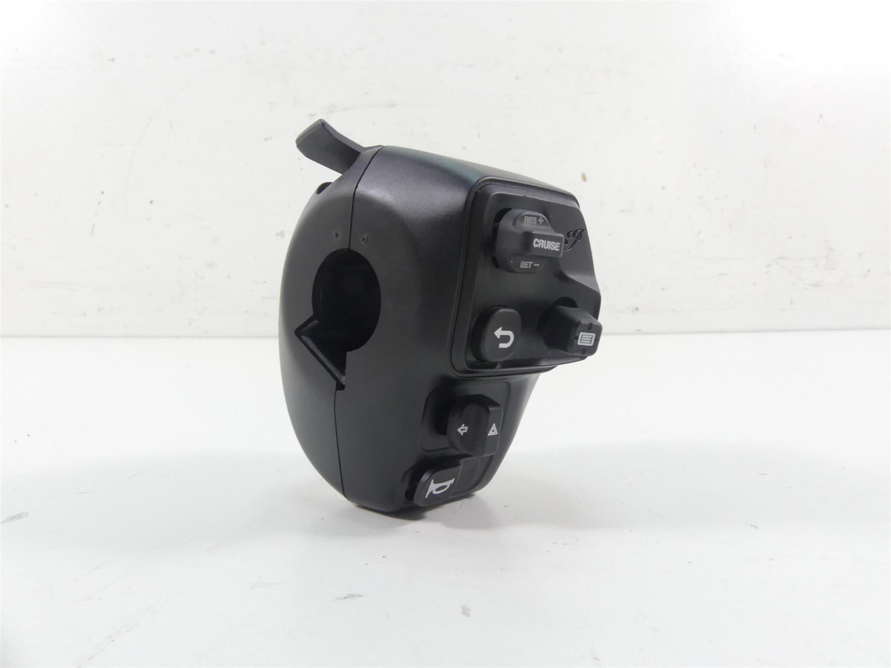 2022 Indian FTR1200 S Left Hand Menu Mode Horn Cruise Control Switch 2414353 {{ shop.shopifyCountryName }} - Mototech271