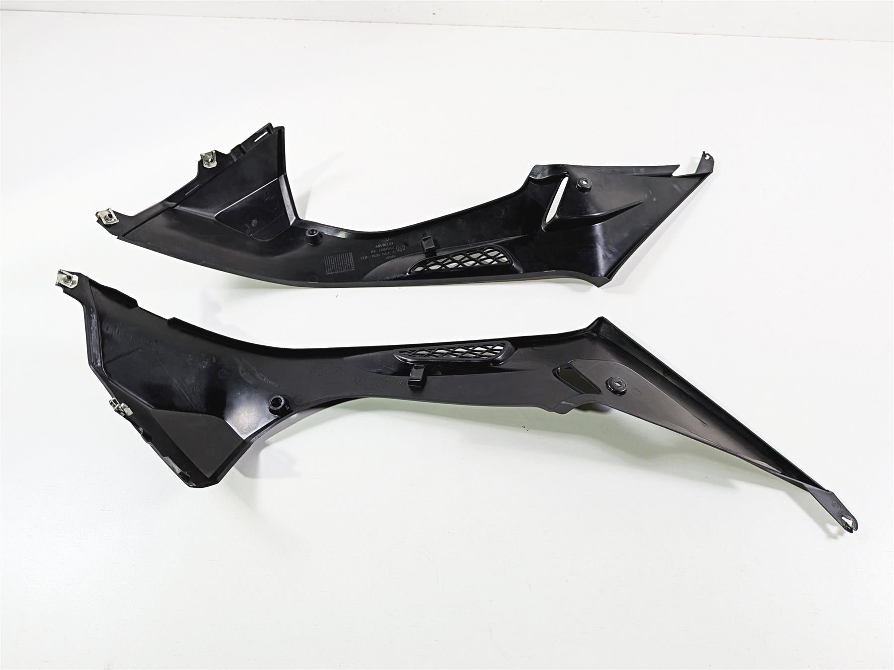2014 BMW S1000RR K46 Under Tank Side Cover Fairing Set 46637715926 46637715925 {{ shop.shopifyCountryName }} - Mototech271